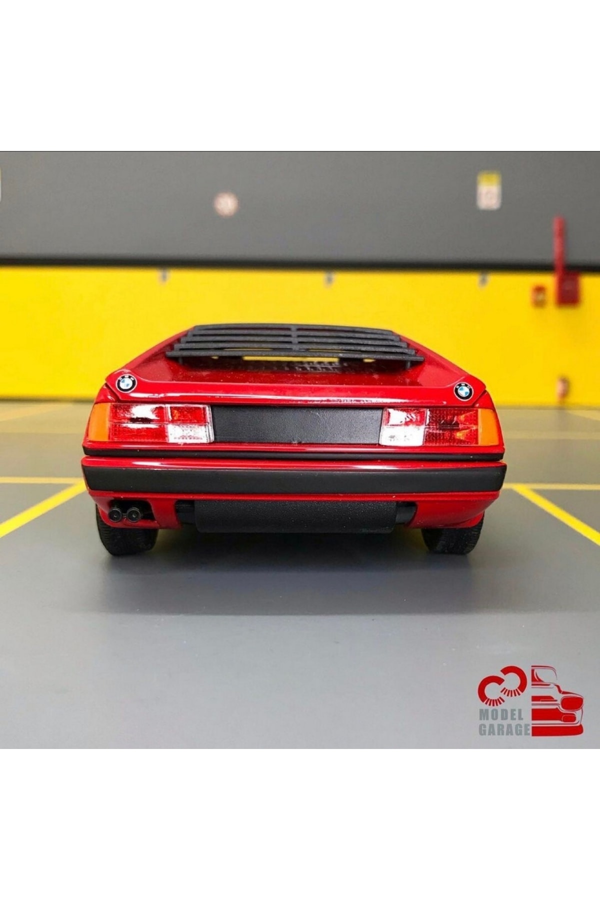 مدل خودرو BMW M1 1 24 SCALE C&amp;C MODEL GARAGE DIECAST METAL CAR اورجینال WELLY