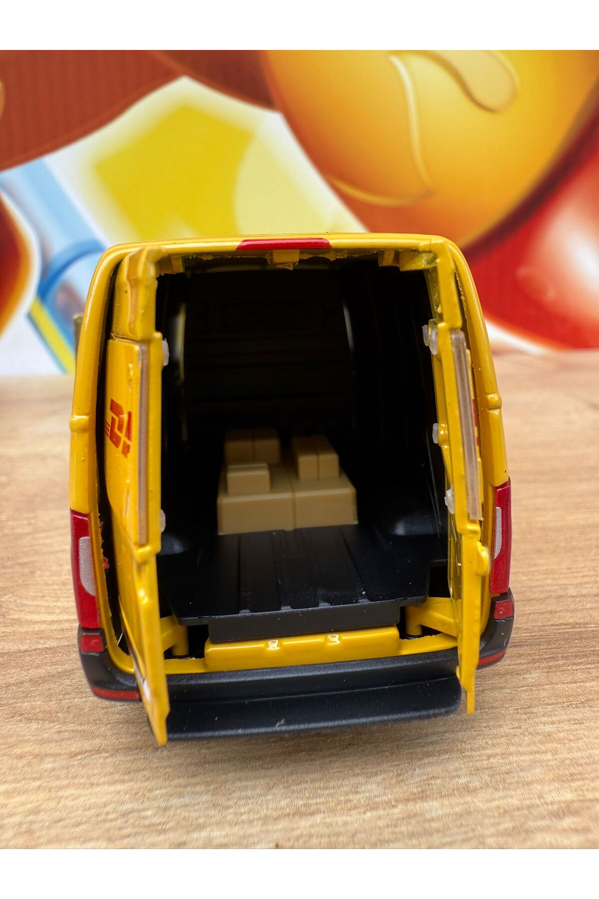 ماشین اسباب بازی MERCEDES BENZ SPRINTER DHL CAR DIECAST CARGO MINIBUS 12CM scntoys