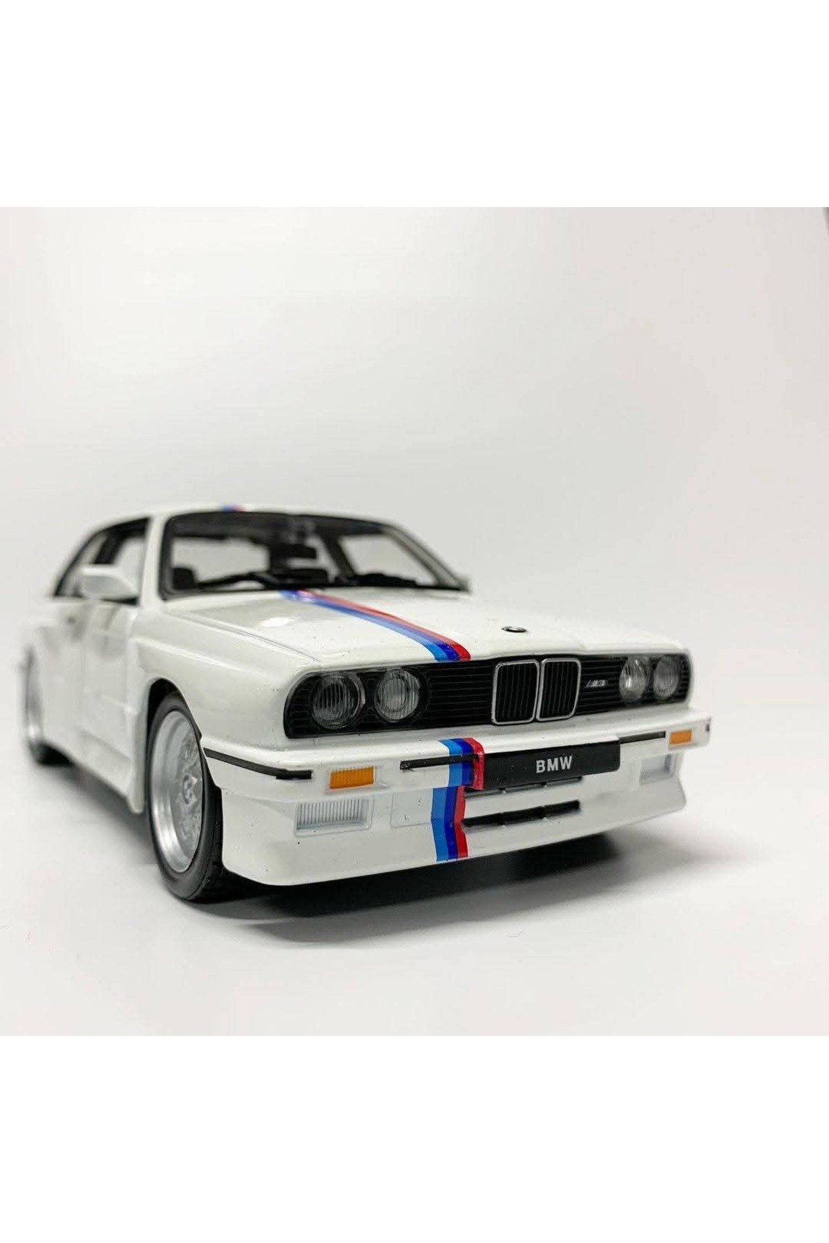 مدل خودرو 1.24 SCALE BURAGO با مجوز BMW M3 E30 COLOR DIECAST METAL CAR 17 18 CM اورجینال Burago