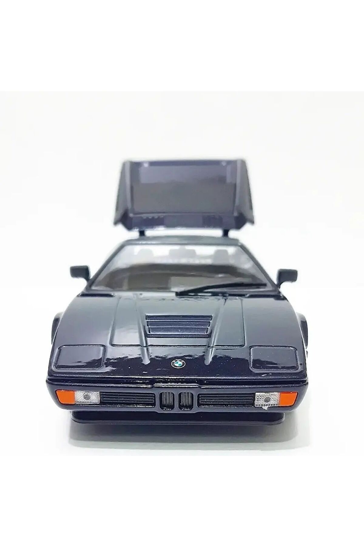 مدل خودرو 1.24 SCALE WELLY BRAND دارای مجوز BMW M1 مشکی COLOR MEDEL METAL CAR اورجینال WELLY
