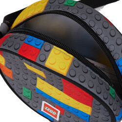 کیف کراس‌بادی گرد لگو LEGO آیکونیک مدل 20369-2607، طرح قطعه ساخت رنگارنگ، حجم ۱.۲ لیتر