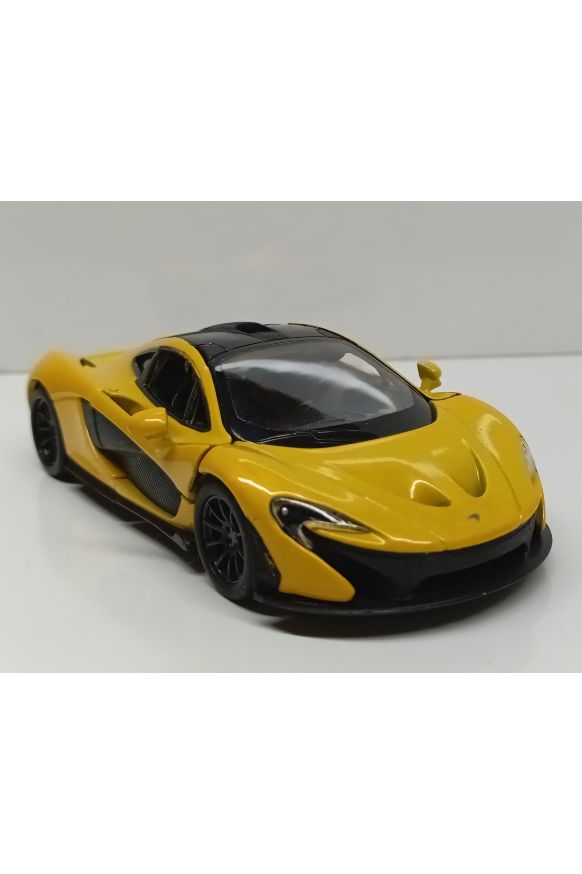 مدل خودرو DIANOMI در مقیاس 1:36 MCLAREN P1 ماشین فلزی را بکشید و رها کنید اورجینال Kinsmart