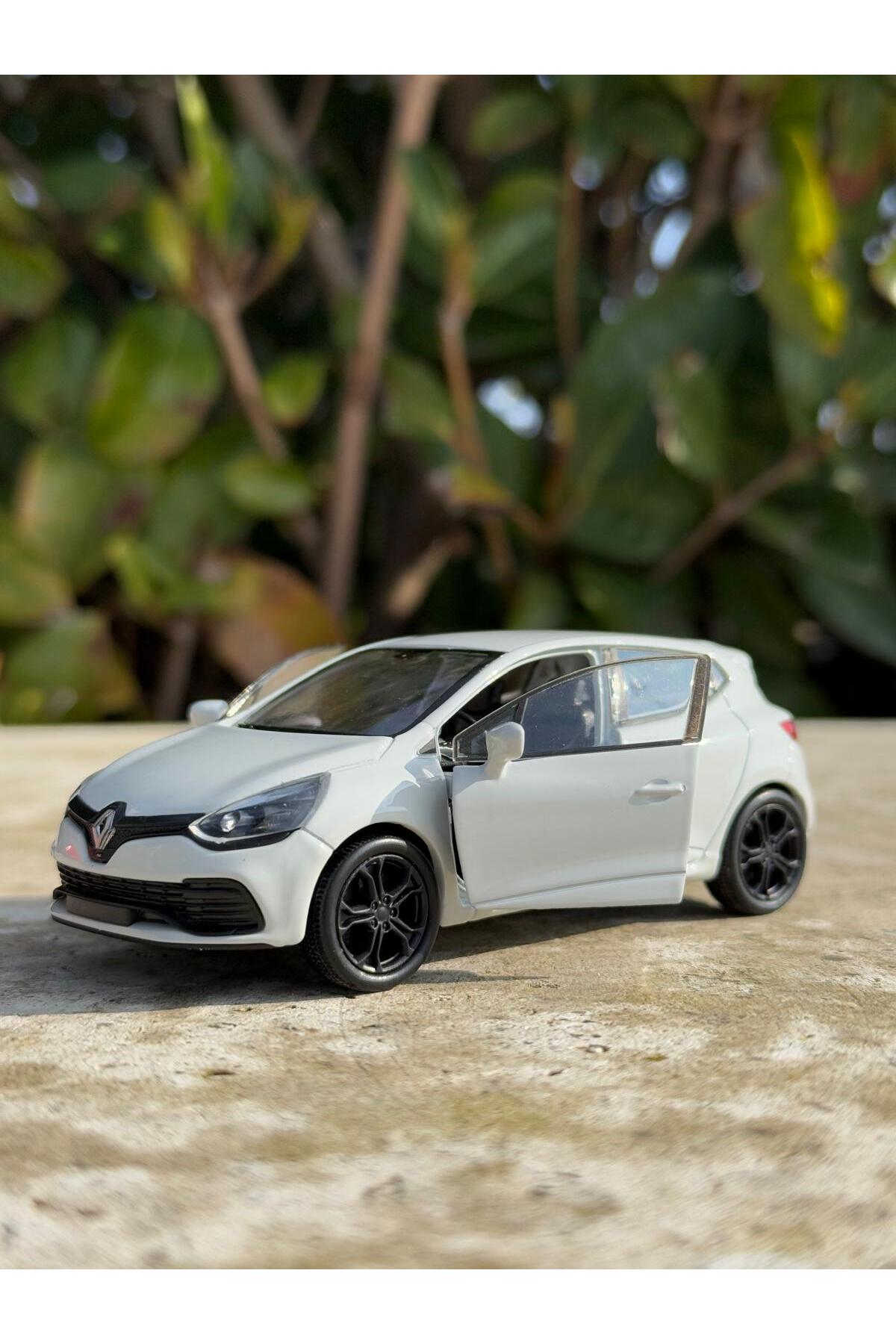 ماشین اسباب بازی RENAULT CLIO 4 COLLECTION METAL CAR 12CM لوکس سفید مدل scntoys