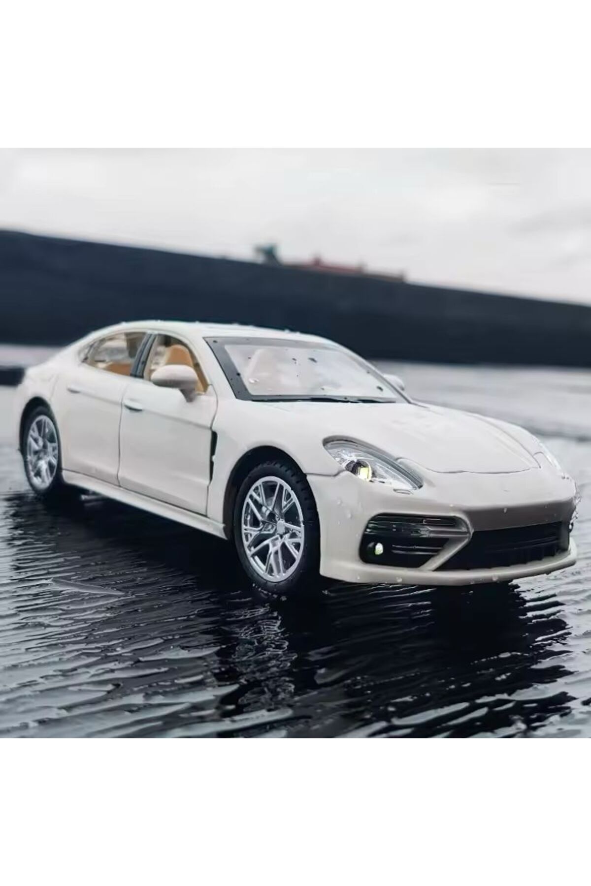 مدل خودرو 1:24 PORSCHE PANAMERA DIECAST CAR کلکسیونی با صدا و نور اورجینال scntoys