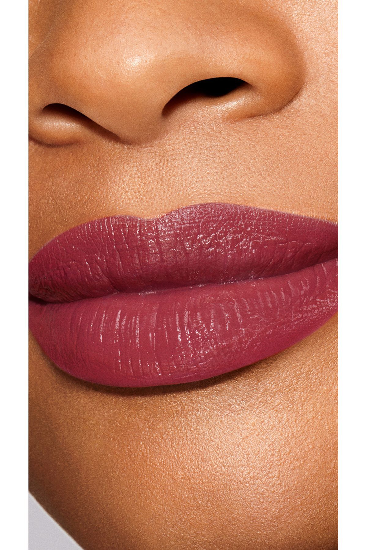 رژ لب براق و شفاف PURE COLOR EXPLICIT رنگ: 321 SHHH… استی لادر Estee Lauder