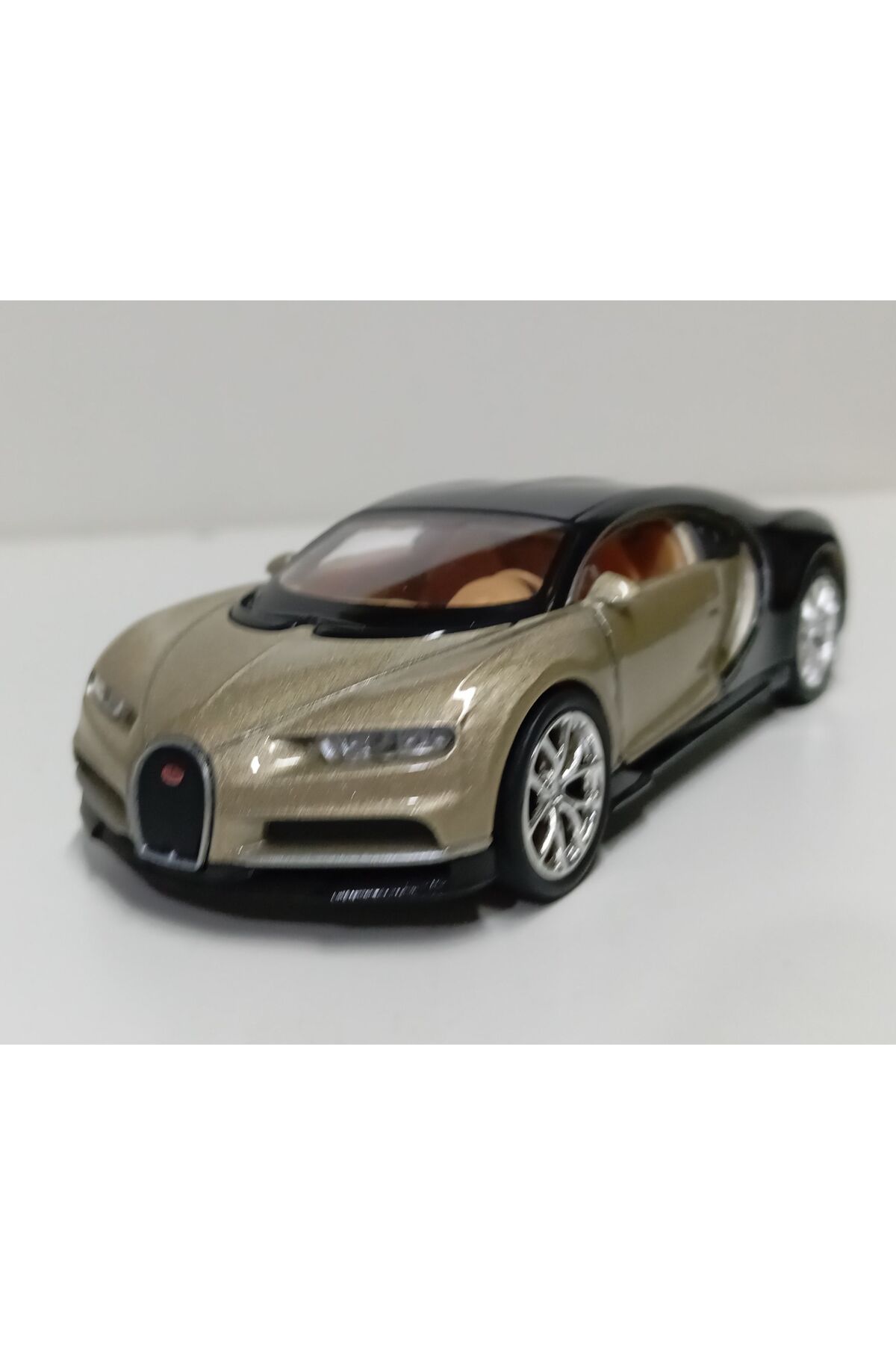 مدل خودرو 1:32 BUGATTI CHIRON اورجینال WELLY