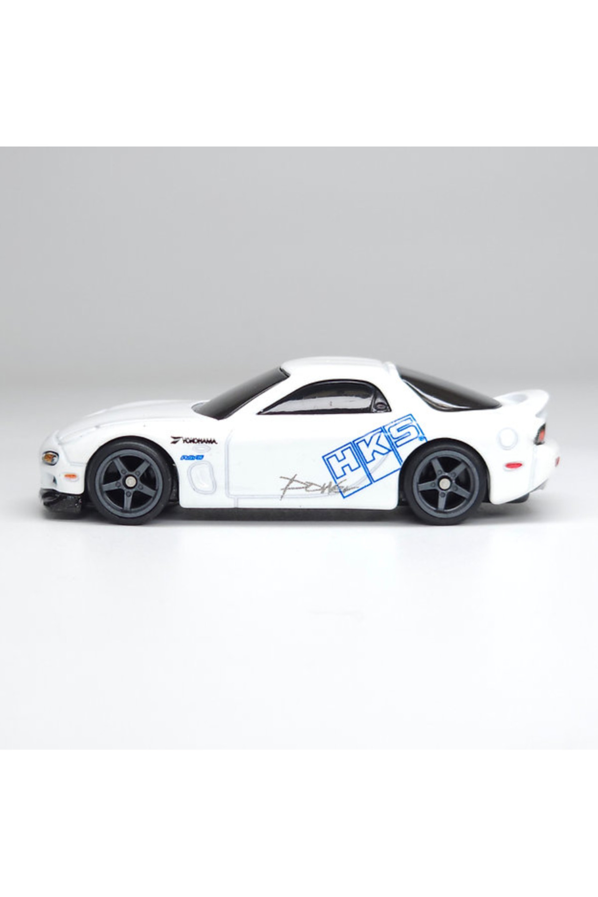 ماشین اسباب بازی حق بیمه سریع و خشمگین MAZDA RX 7 FD HNW46 JBL93 1 5 هات ویلز اورجینال HOT WHEELS