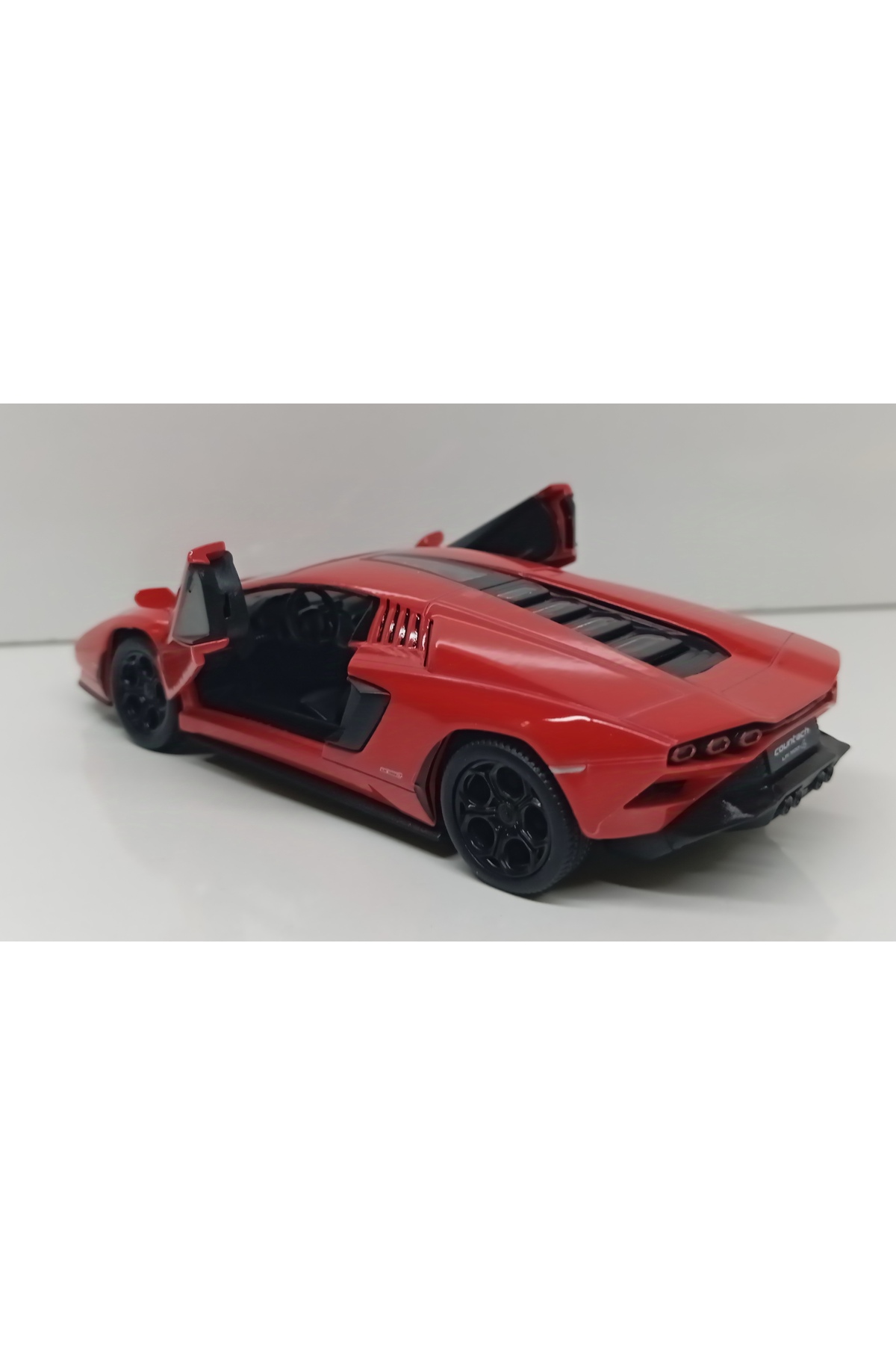 مدل خودرو DIANOMI 1:38 LAMBORGHINI COUNTACH LPI 800 4 . DOP METAL CAR اورجینال Kinsmart