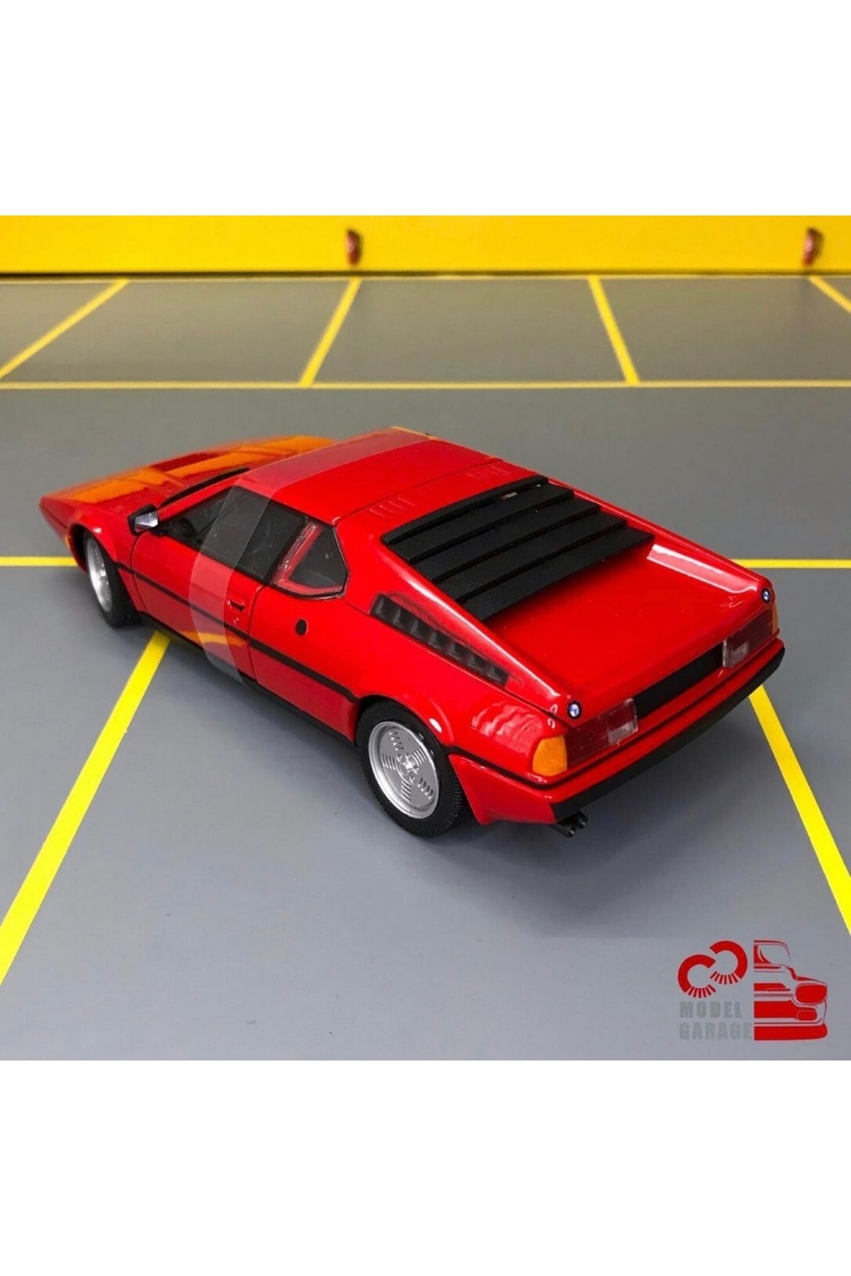 مدل خودرو BMW M1 1 24 SCALE C&amp;C MODEL GARAGE DIECAST METAL CAR اورجینال WELLY