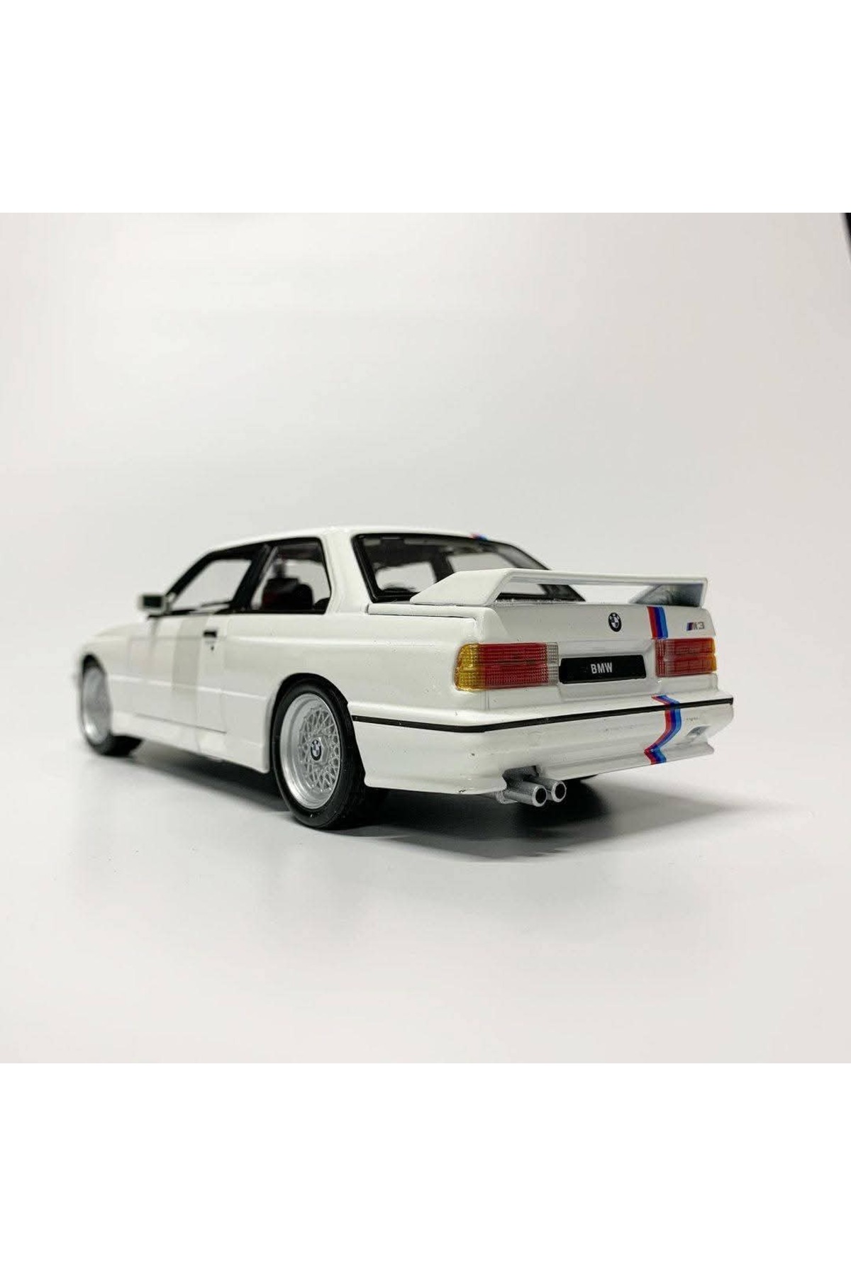 مدل خودرو 1.24 SCALE BURAGO با مجوز BMW M3 E30 COLOR DIECAST METAL CAR 17 18 CM اورجینال Burago