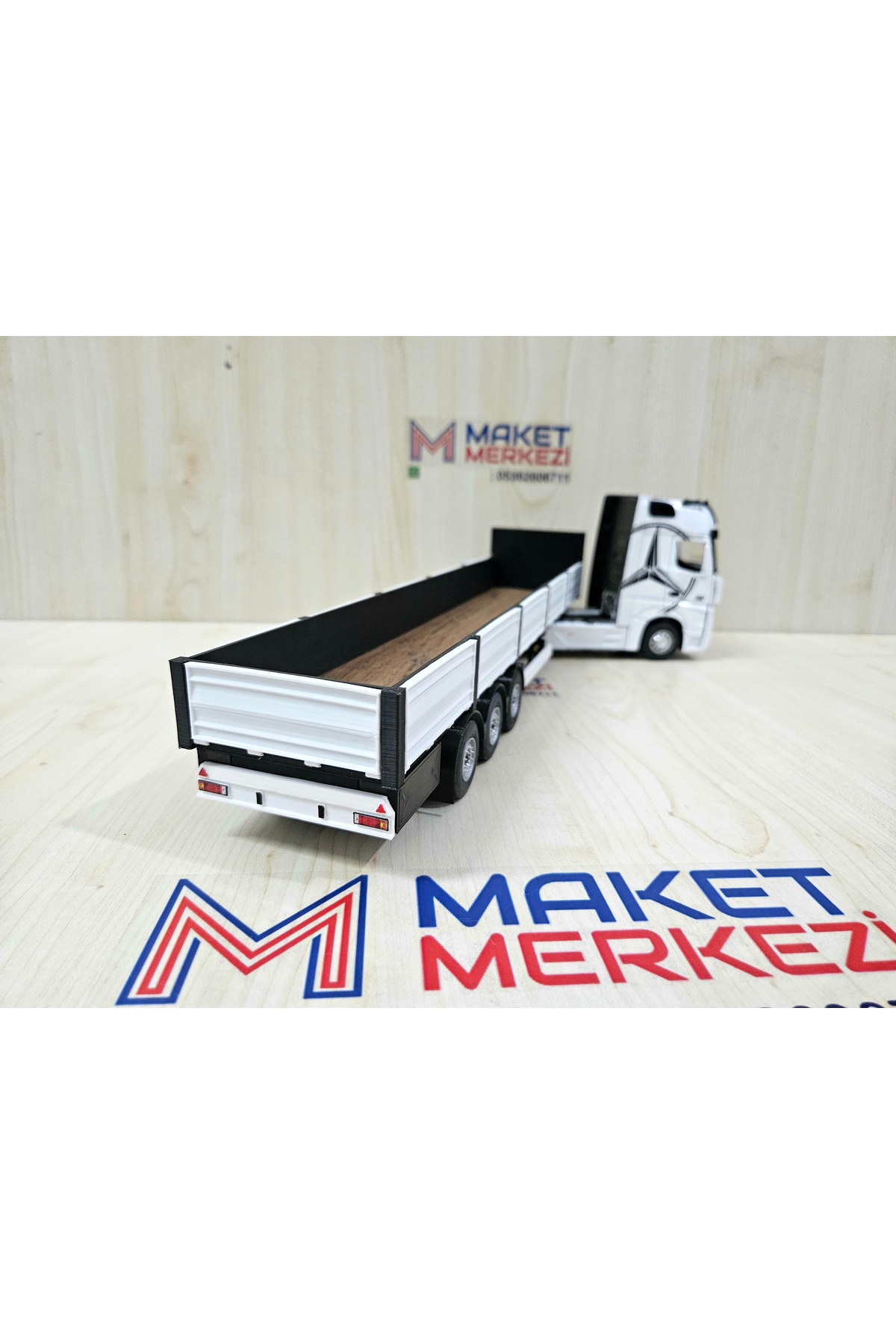 مدل خودرو نیم متر طول 1 36 تریلر MERCEDES ACTROS RAIL نام نوشته شده سفید اورجینال Maket