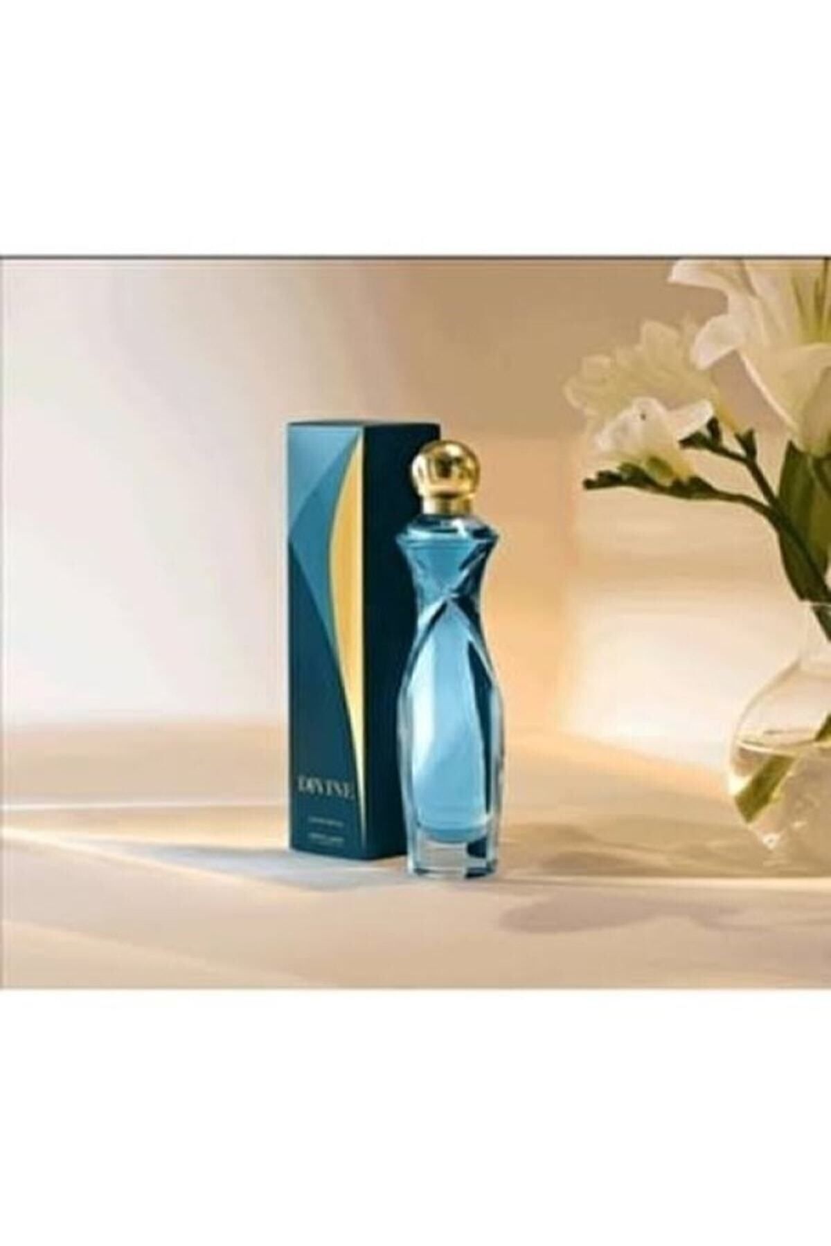 عطر دیواین با رایحه گلهای منحصر به فرد اوریفلیم Oriflame