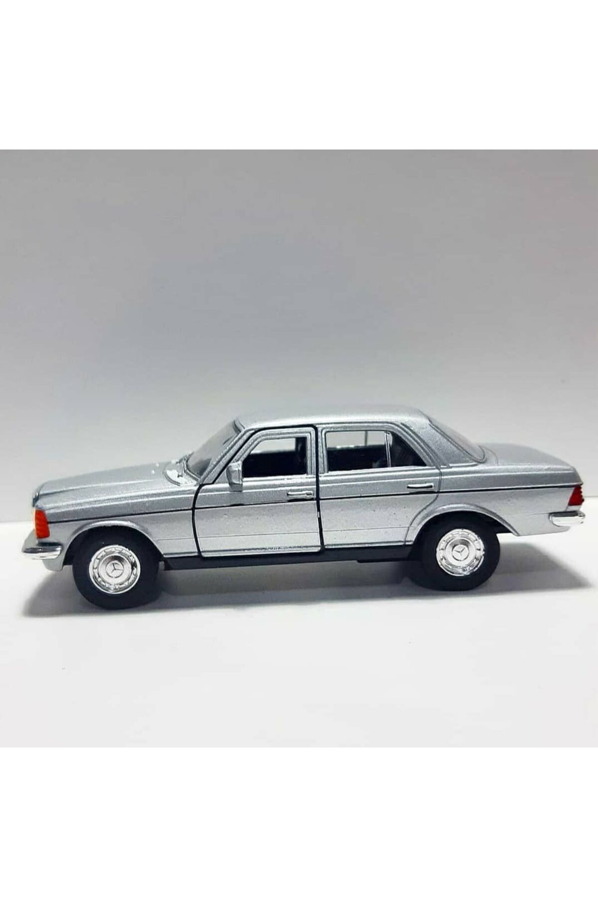 مدل خودرو 1.36 SCALE WELLY BREND MERCEDES BENZ W123 CASE GRY COLOR 12CM METAL CAR اورجینال WELLY