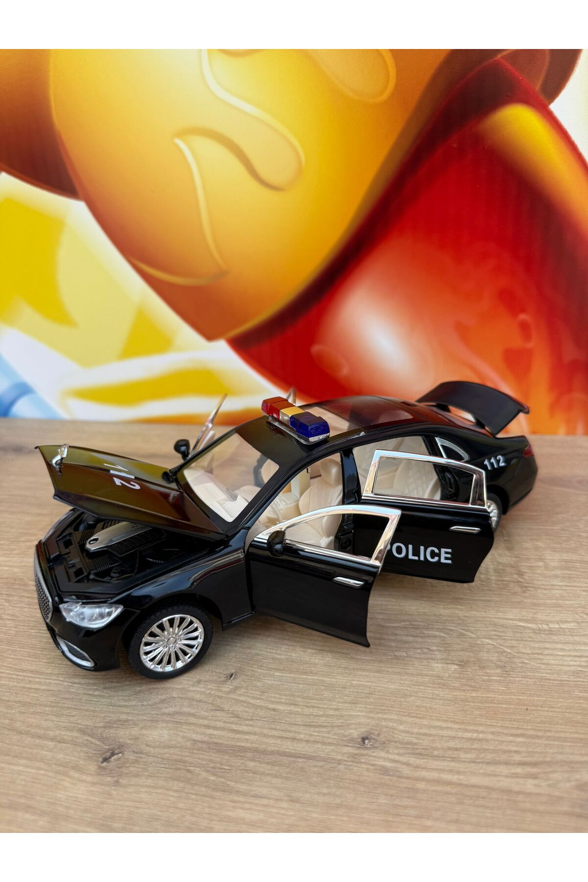 مدل خودرو مرسدس بنز مایباخ S680 پلیس DIECAST 1:24 ماشین فلزی سایز بزرگ با چراغ باز شدن در صندوق عقب اورجینال scntoys