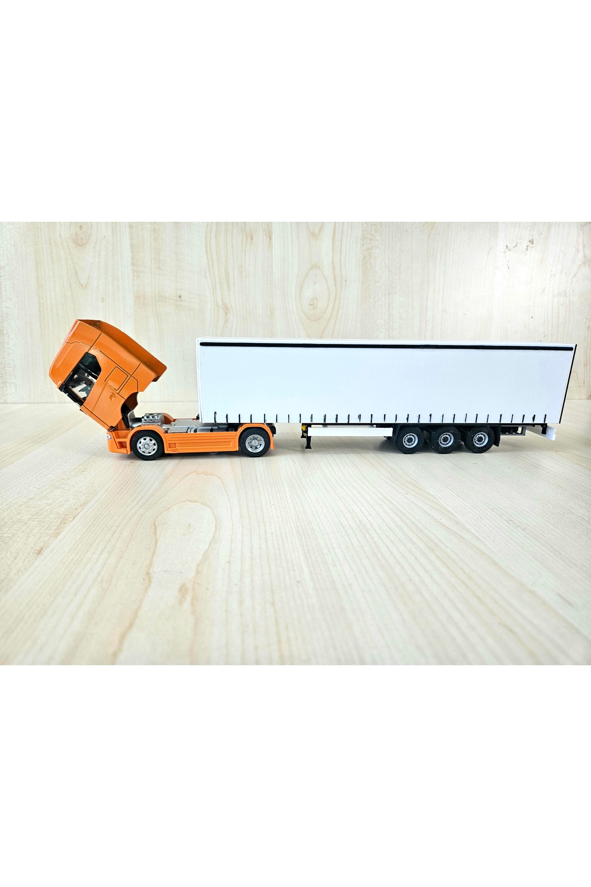 مدل خودرو کامیون SCANIA 770S نارنجی در مقیاس 1 50 به طول 33 سانتی متر نام شرکت را می توان نوشت اورجینال Maket