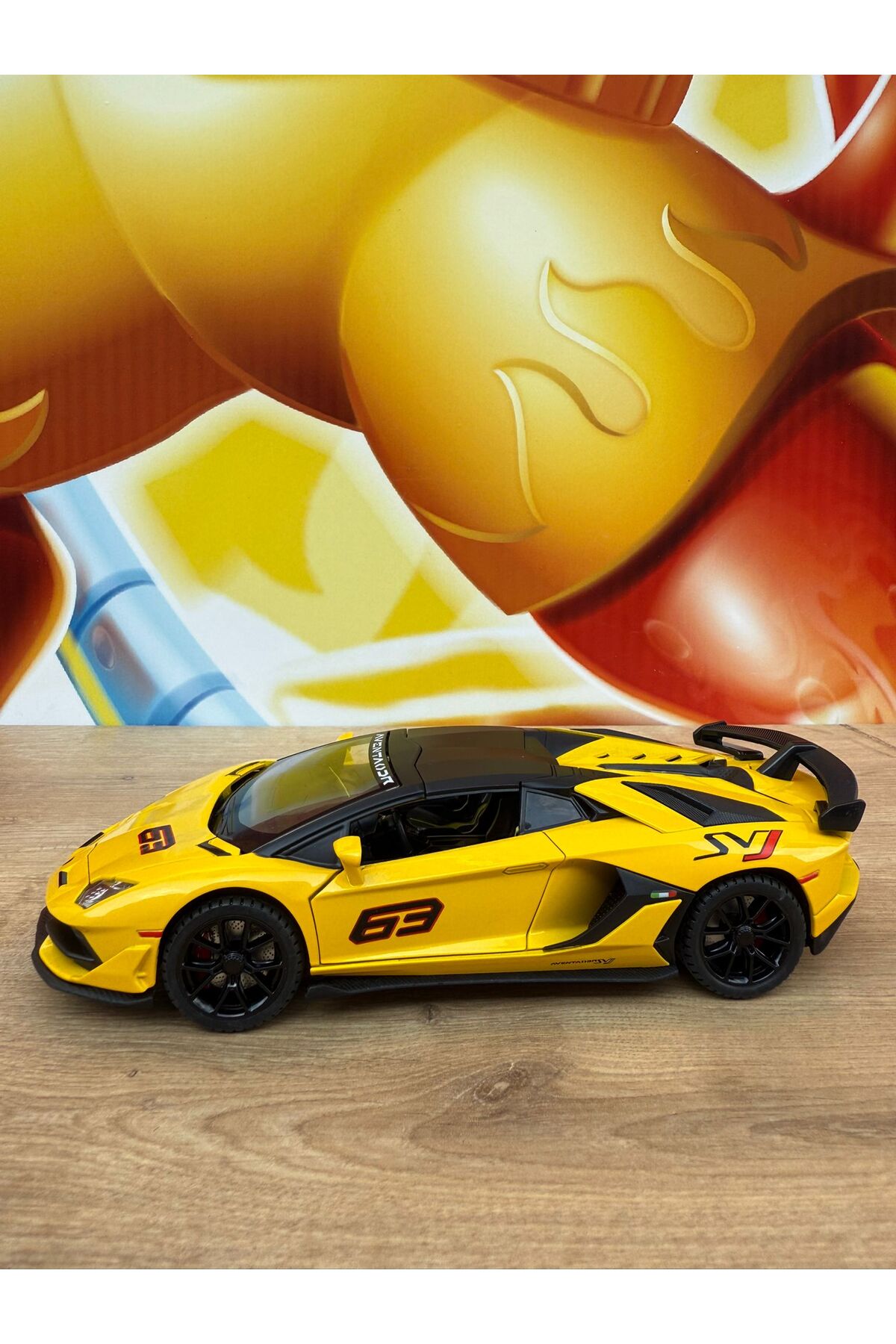 مدل خودرو ماشین LAMBORGHINI AVENTADOR SVJ DIECAST با درهای بازکننده چراغ های صوتی YELLOW اورجینال scntoys