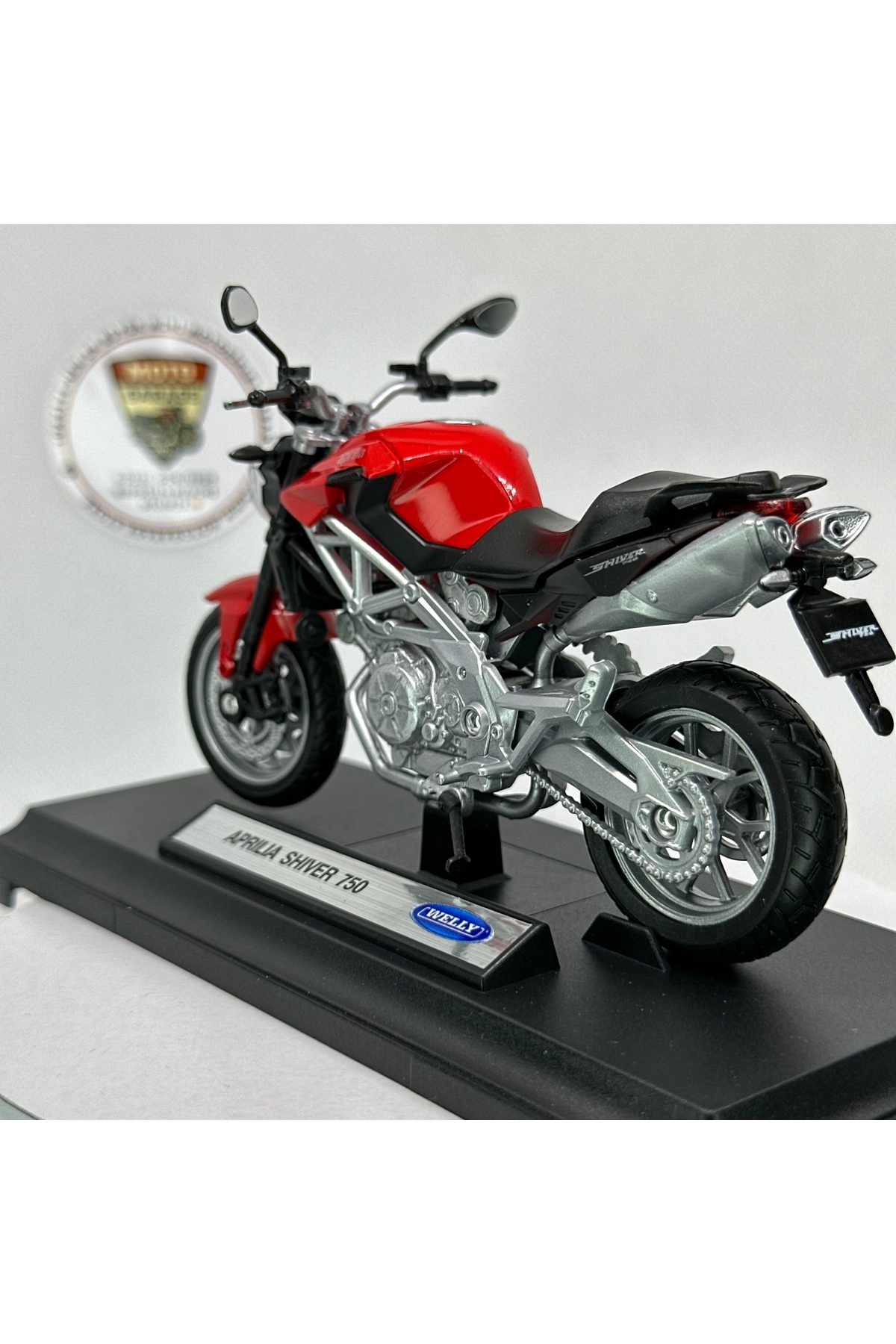 مدل خودرو موتورسیکلت APRILIA SHIVER 750 1:18 DIECAST MODEL – فلزی اورجینال WELLY