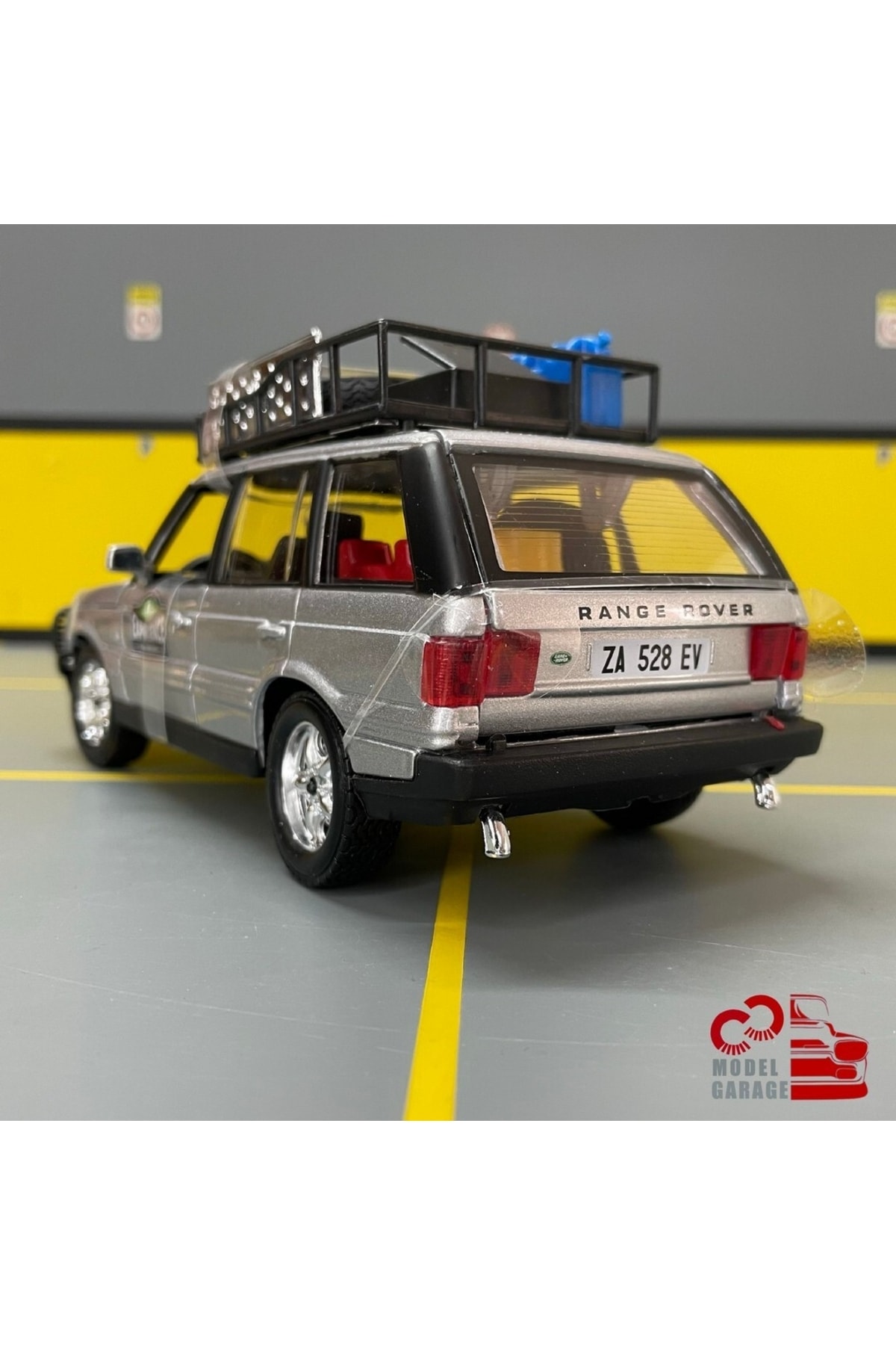 مدل خودرو RANGE ROVER 1 24 SCALE C&amp;C MODEL GARAGE DIECAST METAL CAR اورجینال Burago