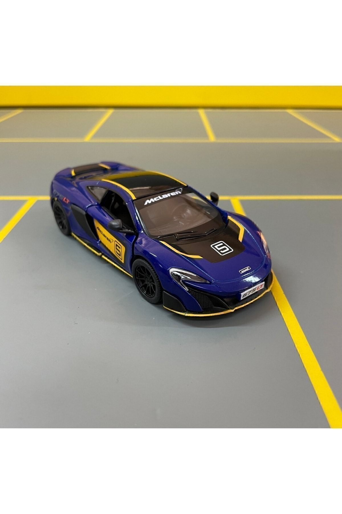مدل خودرو MCLAREN 675LT 1 36 SCALE DIECAST METAL CAR PULL DROP TOY اورجینال Kinsmart