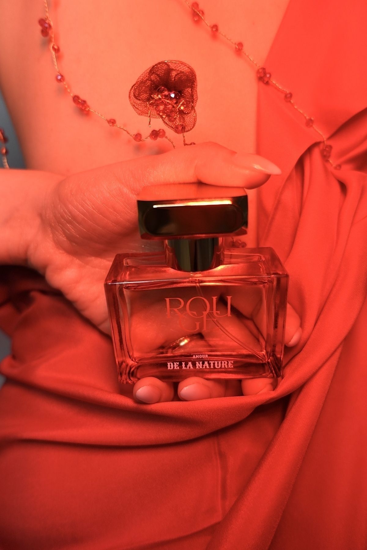 عطر زنانه 50 میلی لیتری مدل ROUGE با رایحه دلپذیر AMOUR DE LA NATURE