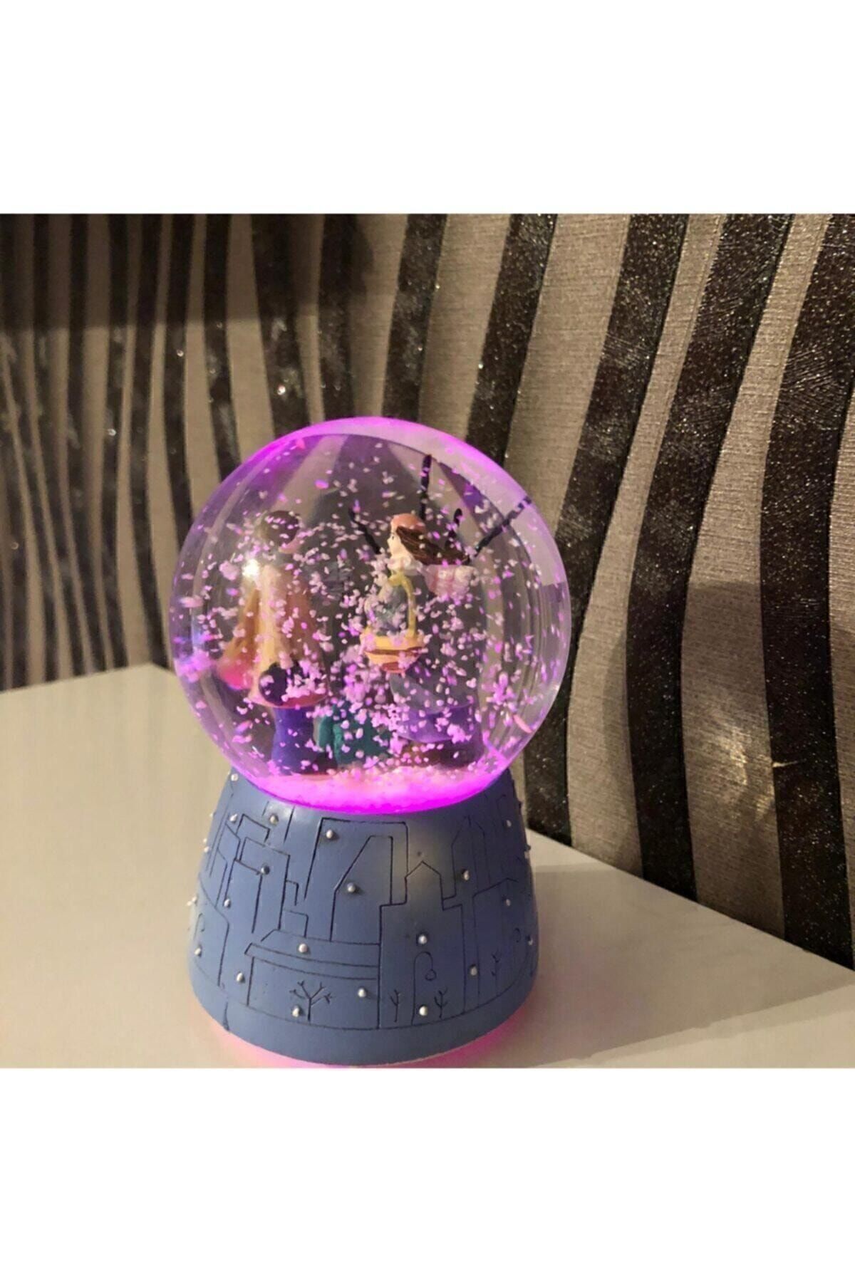 گوی برفی سایز متوسط ​​HAPPY LOVERS MUSICAL LIGHT SNOW GLOBE از ترکیه İHTİŞAMLI EVİM