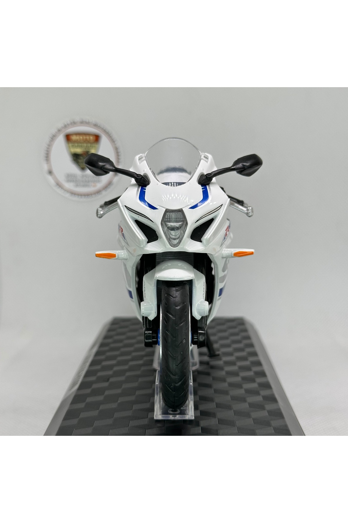 مدل خودرو سوزوکی GSX R1000 موتورسیکلت دیکست 1:12 – و مجموعه فلزی MAISTO دارای مجوز سفید اورجینال Maisto Diecast