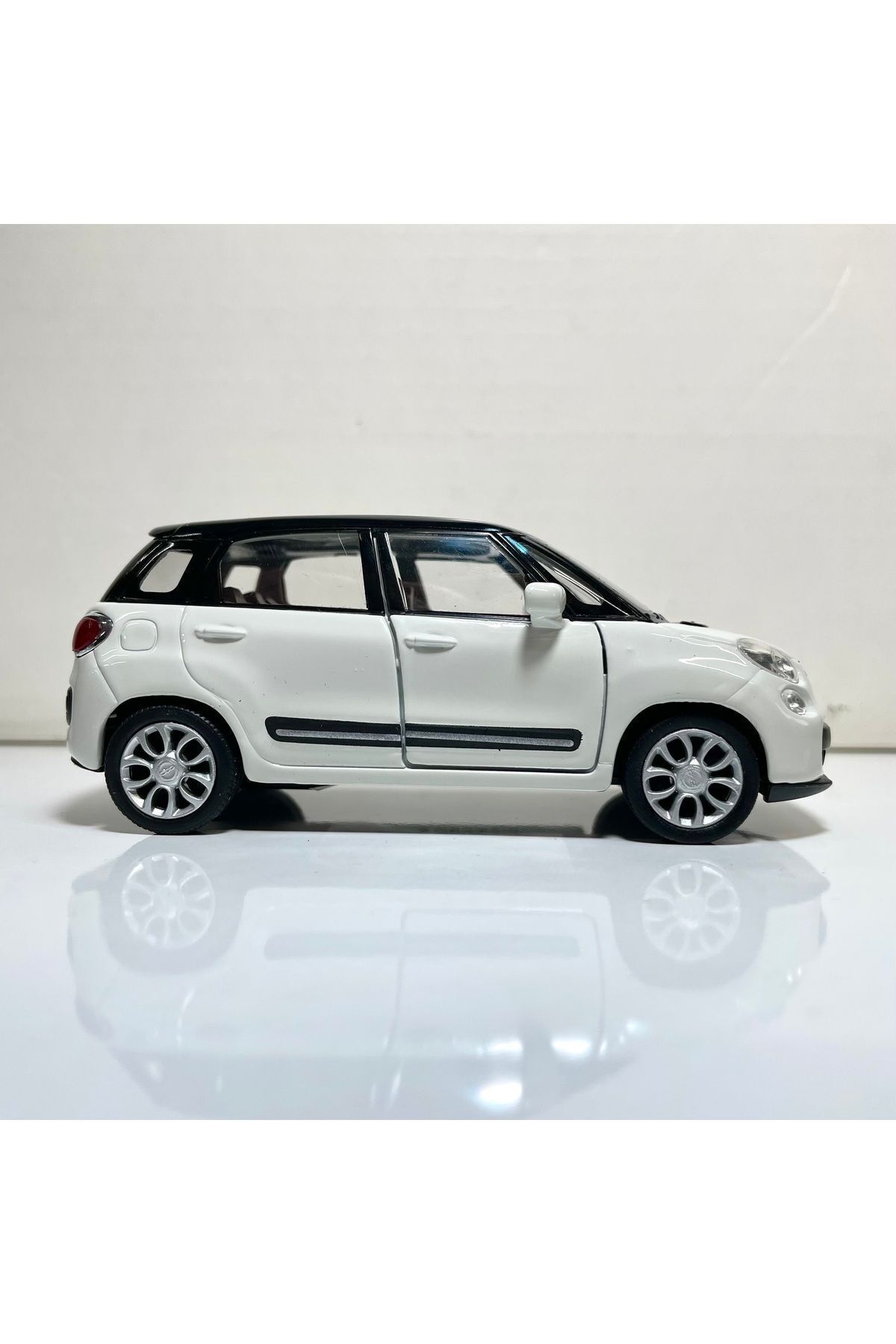مدل خودرو FIAT 500L 2013 1 36 SCALE DIECAST METAL MODEL CAR TOY 13 CM سفید اورجینال Genel Markalar