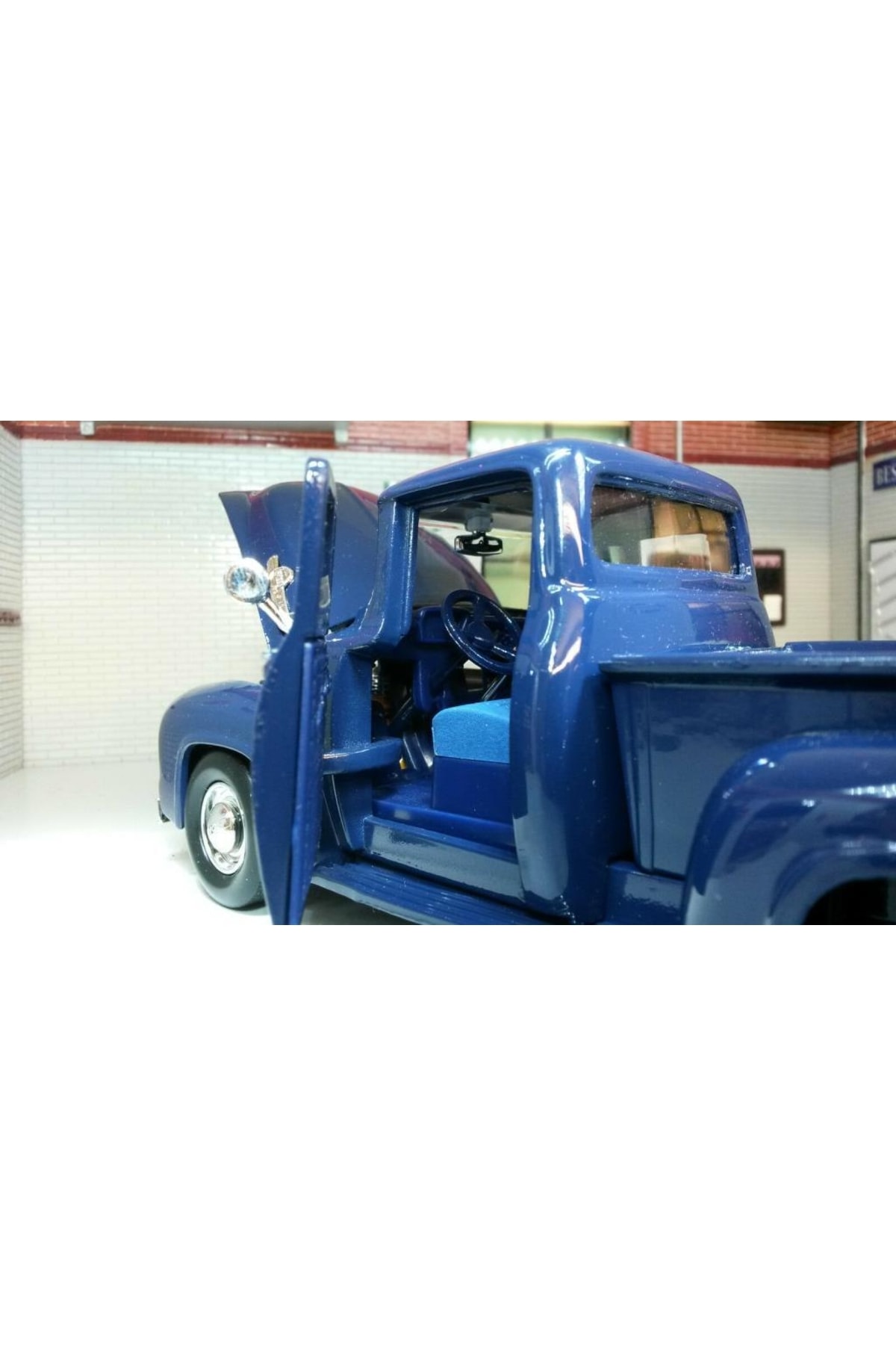 مدل خودرو موتورمکس 1956 فورد F 100 پیکاپ 1:24 ماشین آبی اورجینال Motor Max