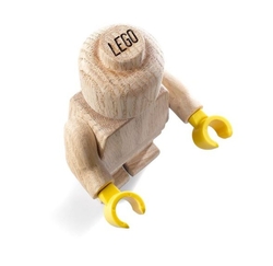 فیگور چوبی لگو LEGO Originals مدل 853967، ارتفاع ۲۰ سانتی‌متر با قطعات ساخت و کتابچه ۲۸ صفحه‌ای