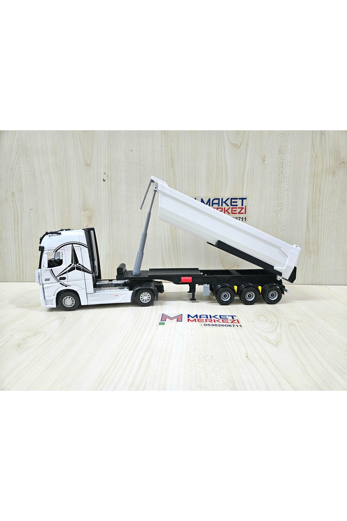 مدل خودرو 35 سانتی متر طول 1 36 MERCEDES ACTROS DUMP TRUCK MODEL نام نوشته شده سفید اورجینال Maket