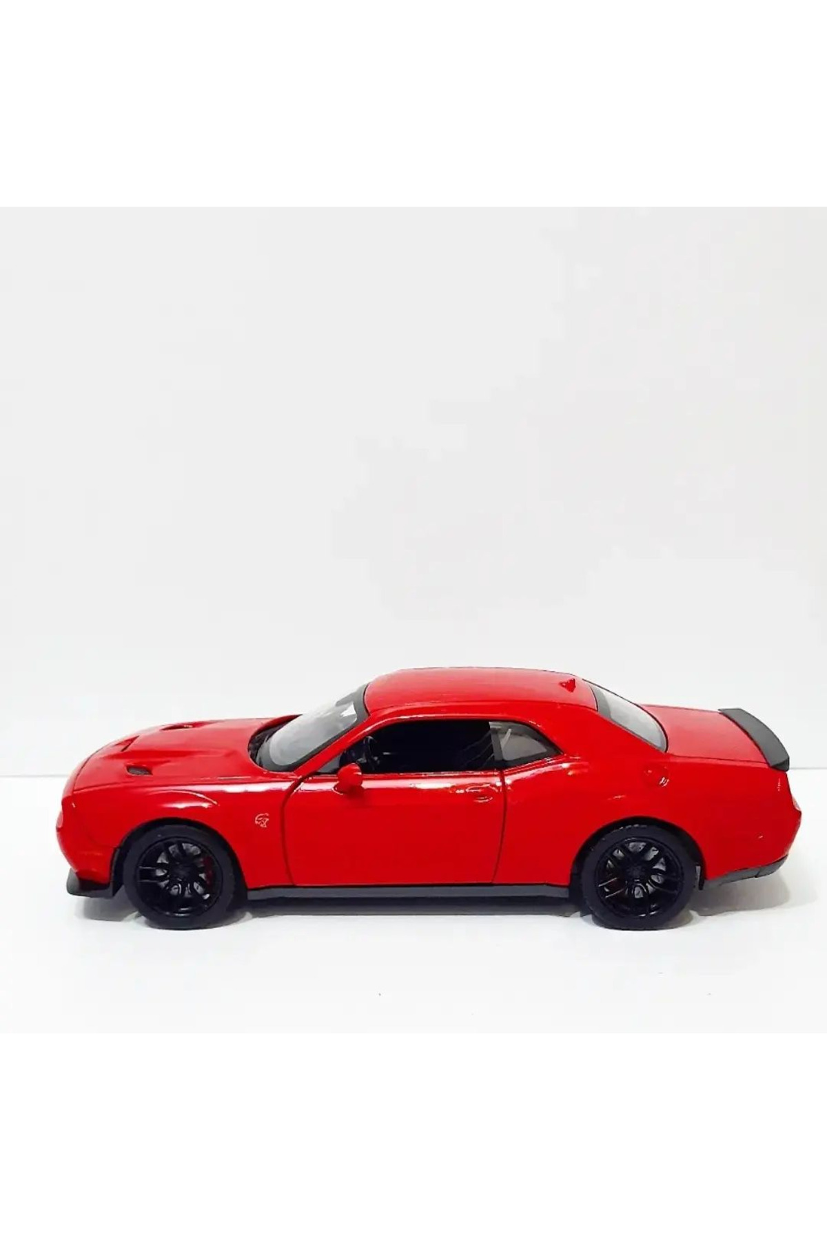 مدل خودرو 1.24 MOTORMAX LICENSED DODGE CHALLENGER رنگ قرمز اورجینال WELLY
