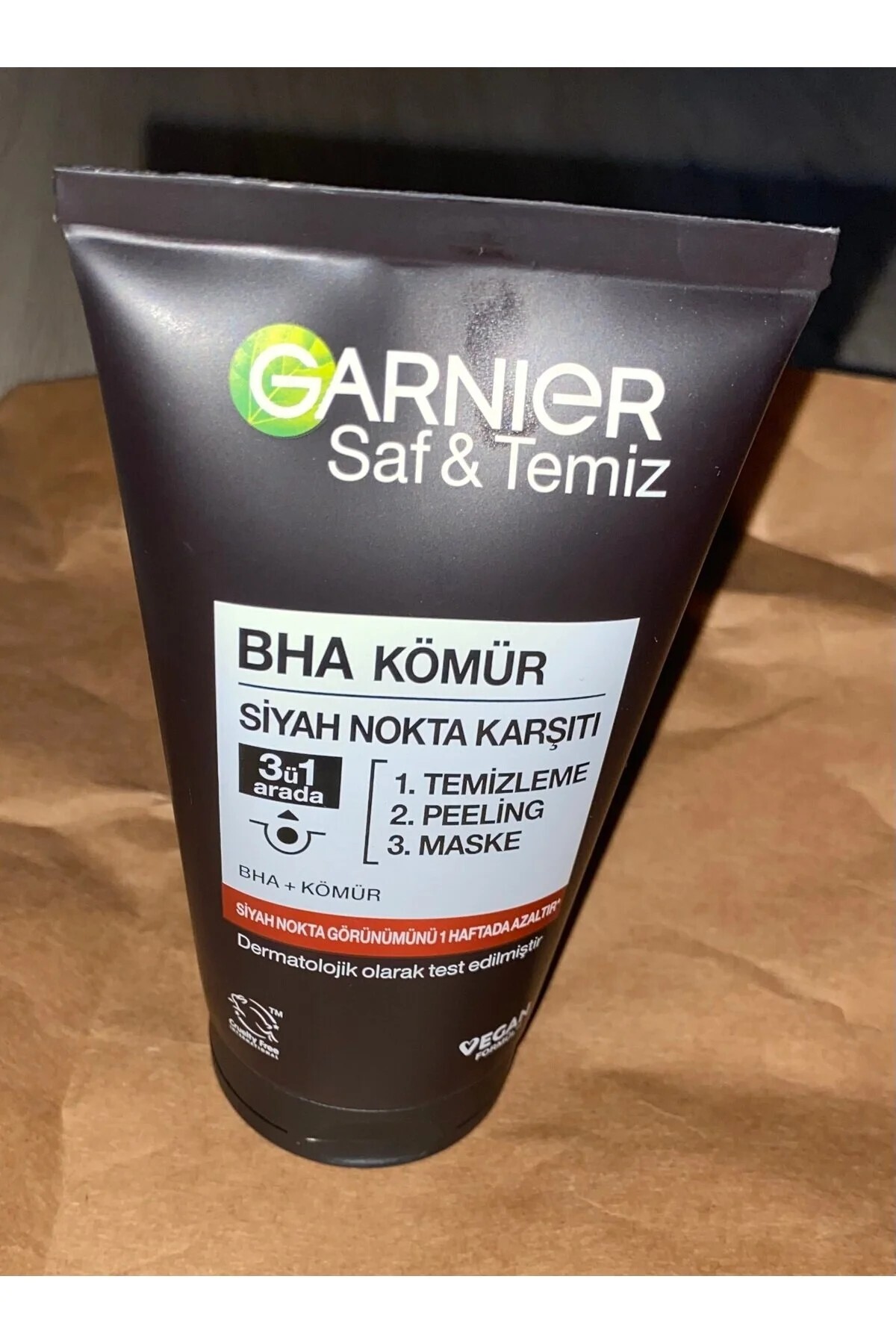 Garnier پاک کننده سه کاره با ذغال‌چوب و پیلینگ گارنیه