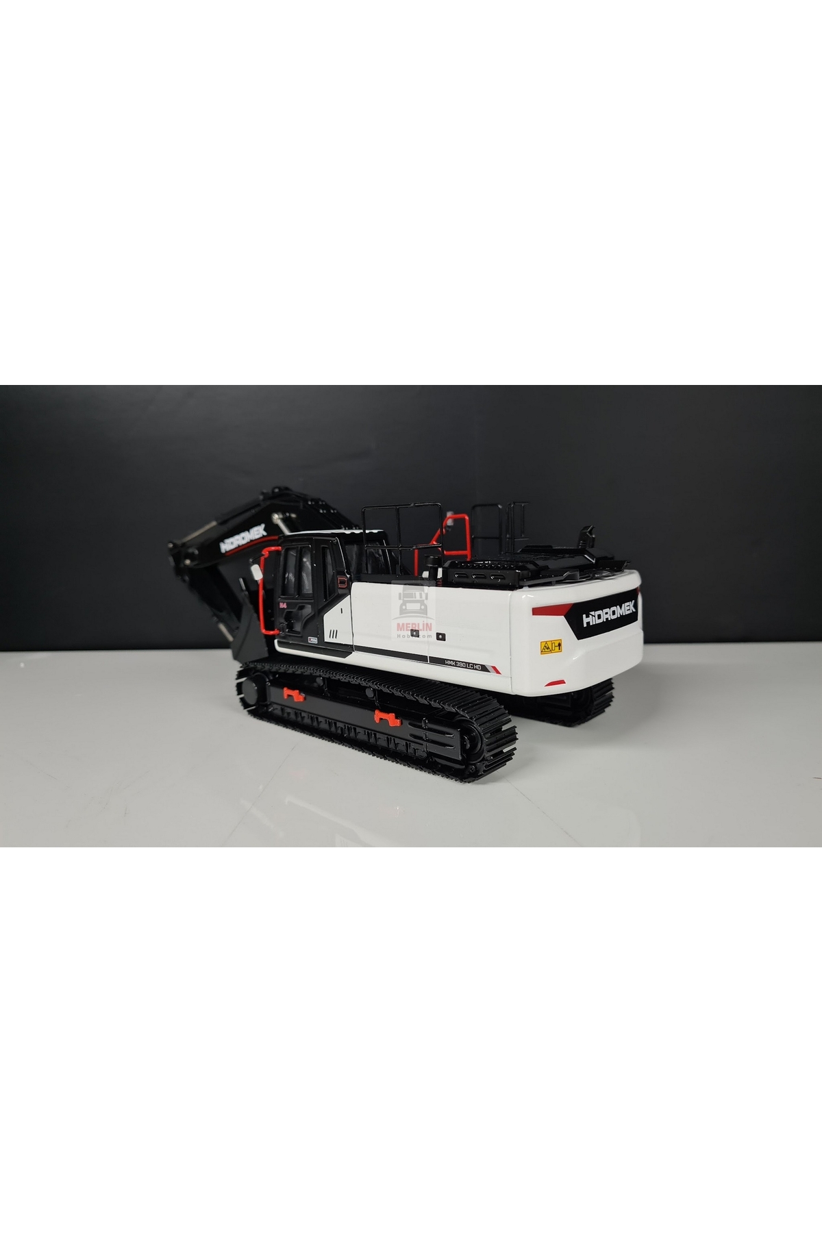 مدل خودرو بیل مکانیکی خزنده فلزی HIDROMEK HMK390 اورجینال Motorart