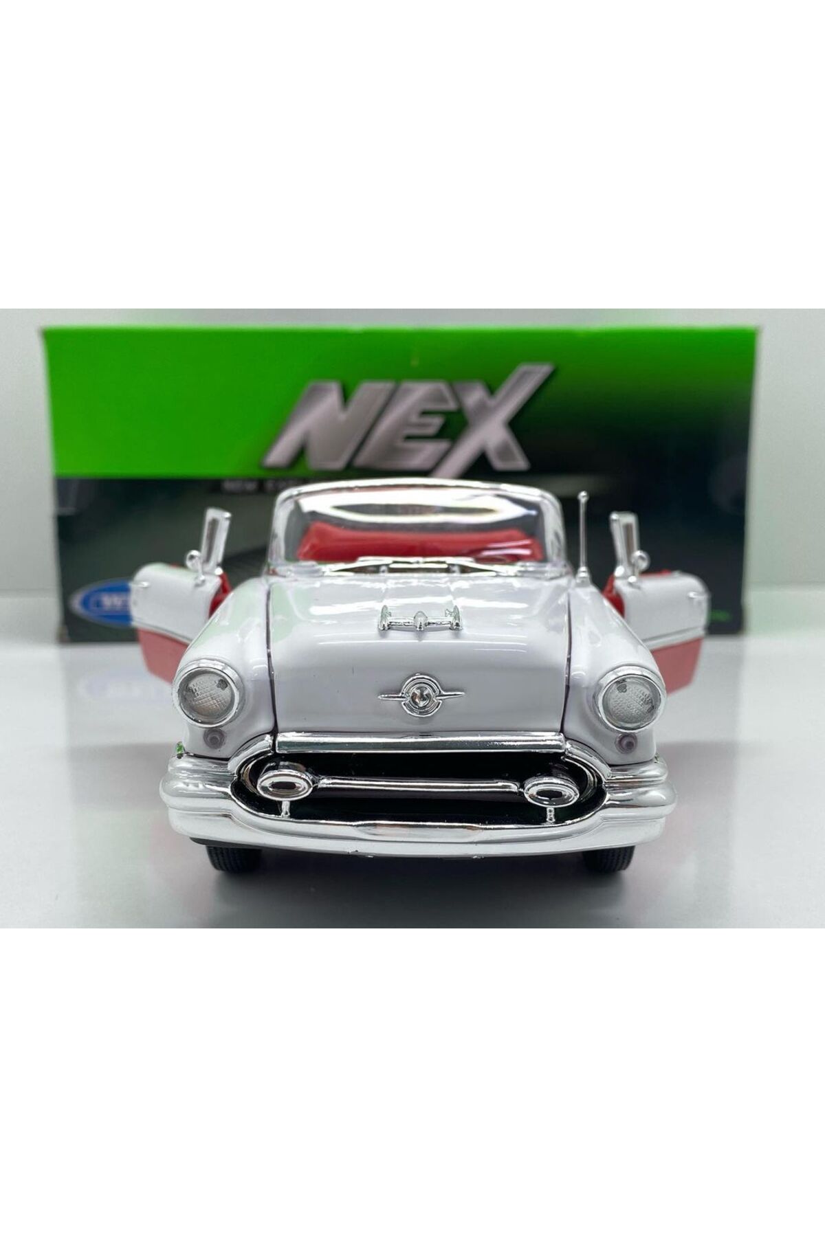 مدل خودرو 1.24 SCALE WELLY BRAND دارای مجوز 1955 OLDSMOBILE SUPER 88 قرمز سفید ماشین فلزی دو رنگ اورجینال WELLY