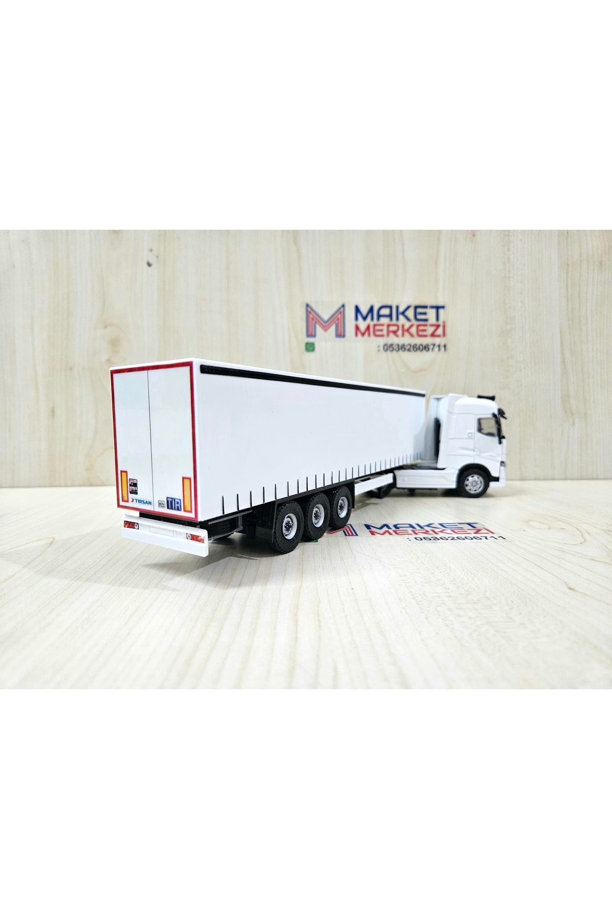 مدل خودرو RENAULT T TRUCK به طول 30 سانتی متر در مقیاس 1 50 سفید نام شرکت را می توان نوشت اورجینال Maket