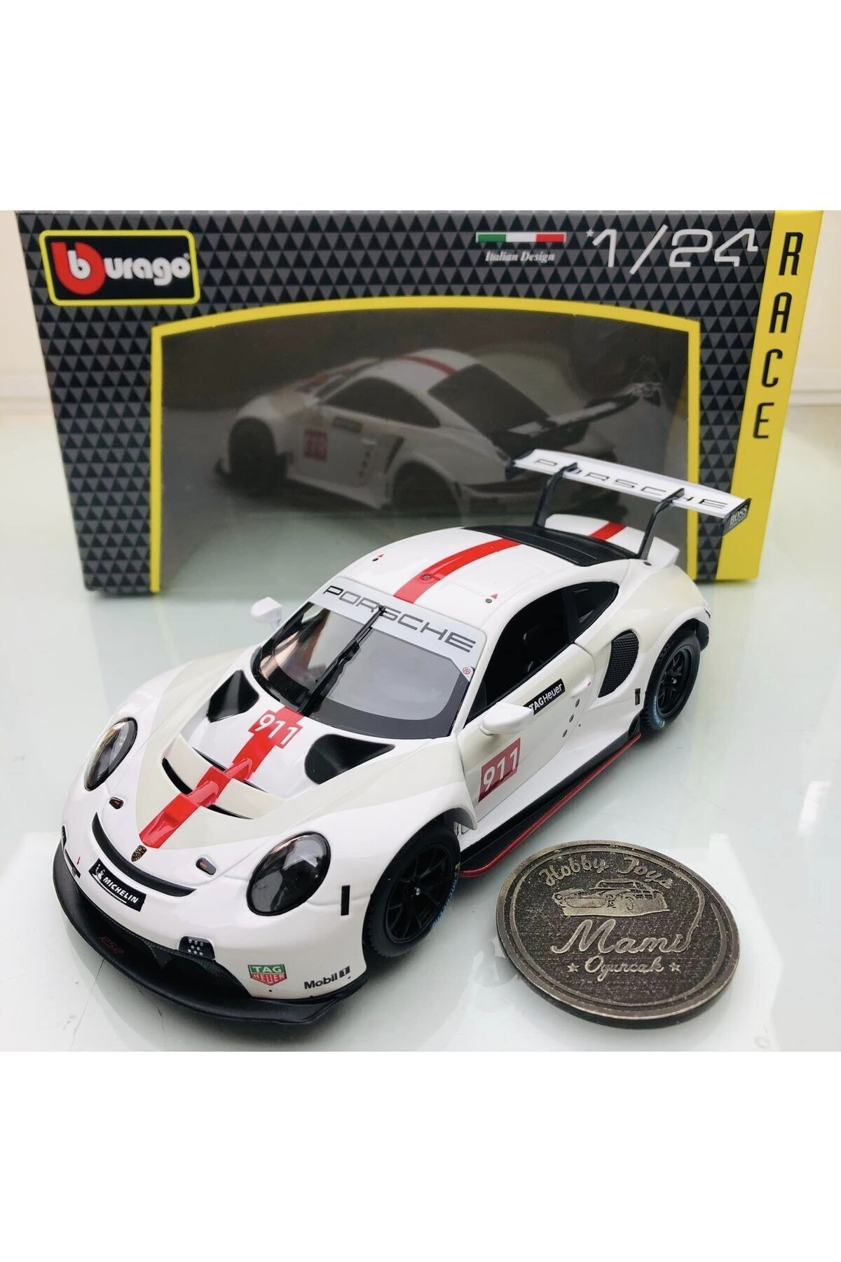 مدل خودرو 2023 جدید پورشه 911 RSR GT سفید قرمز 1:24 SCALE برند BURAGO اورجینال Burago