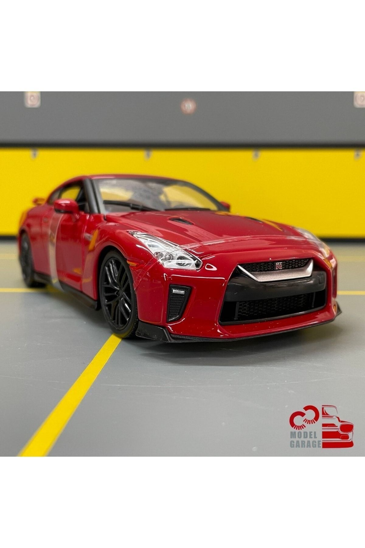 مدل خودرو ماشین نیسان GT R R35 2017 1 24 SCALE DIECAST METAL MODEL اورجینال Burago
