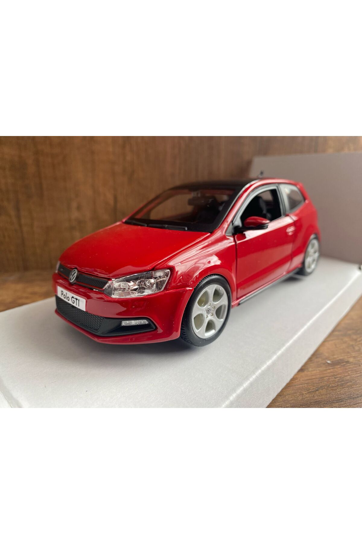 مدل خودرو VOLKSWAGEN POLO GTI MODEL CAR DIECAST RED CARS درب های باز اورجینال scntoys