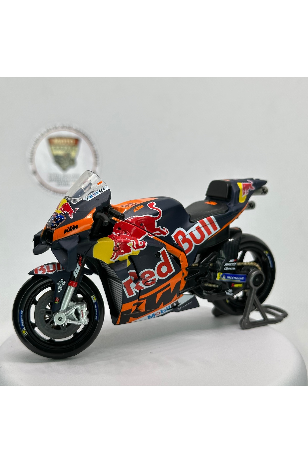 مدل خودرو موتور KTM RED BULL RC16 MOTOGP 1:18 DIECAST – فلزی با جعبه اورجینال Maisto Diecast