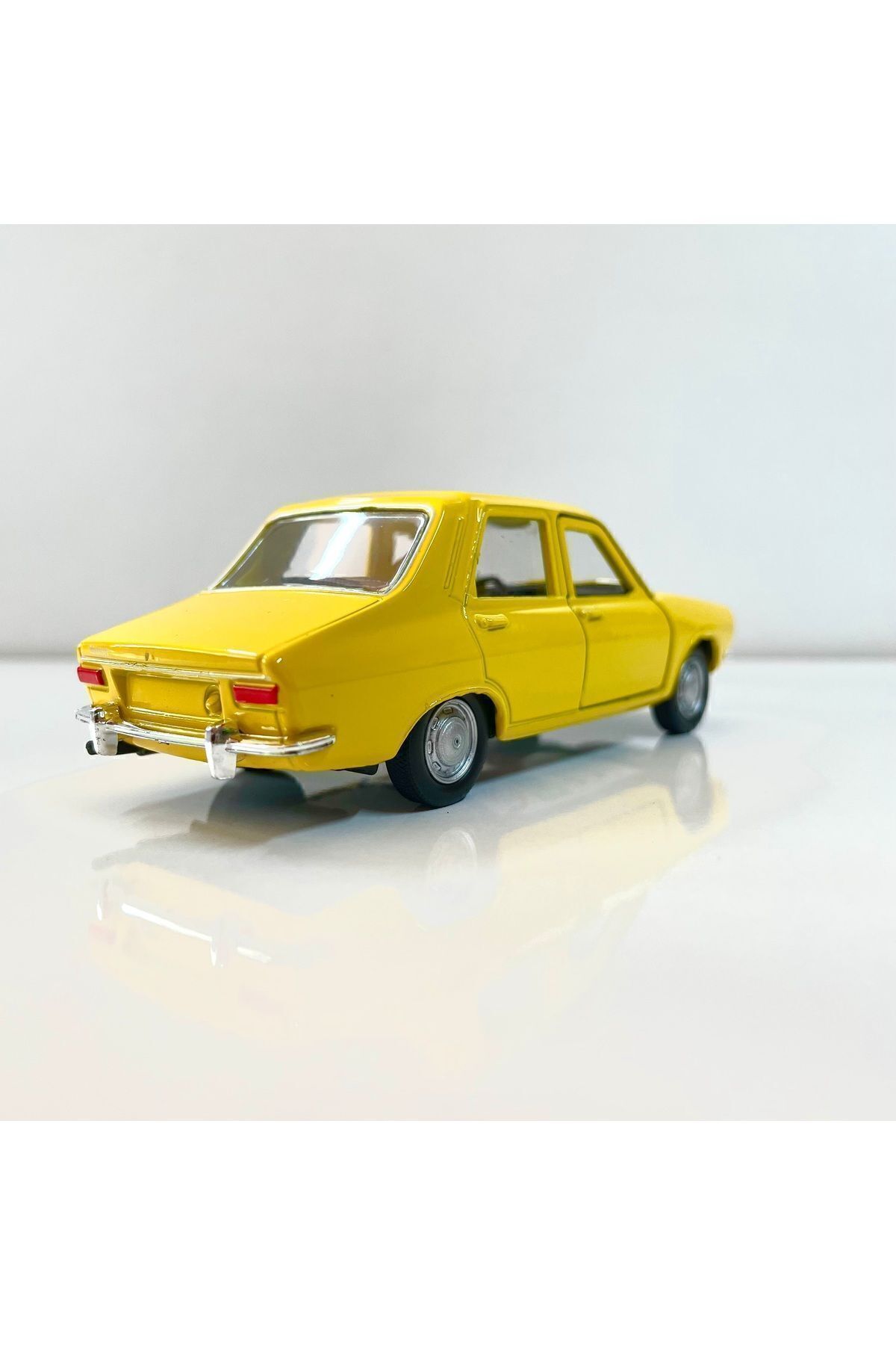 مدل خودرو RENAULT 12 1 36 SCALE WELLY DIECAST METAL CAR TOY PULL DROP اورجینال WELLY