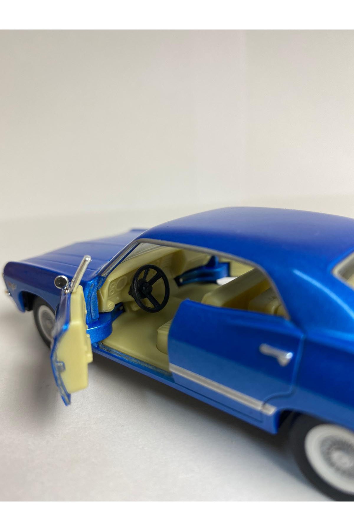 مدل خودرو ماشین اسباب‌بازی فلزی 1957 شورلت ایمپالا 12 سانتی‌متری در مقیاس 1:36 اورجینال Diecast