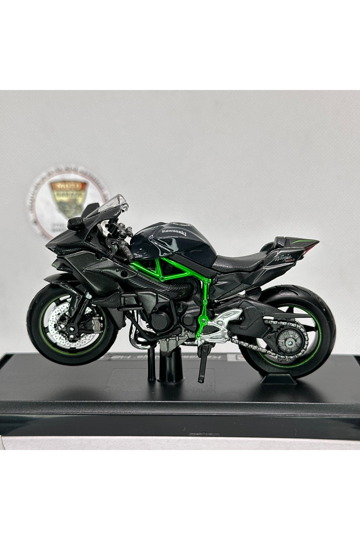 مدل خودرو موتورسیکلت KAWASAKI NINJA H2R 1:18 DIECAST – اسباب بازی و مجسمه فلزی مجاز اورجینال Maisto Diecast