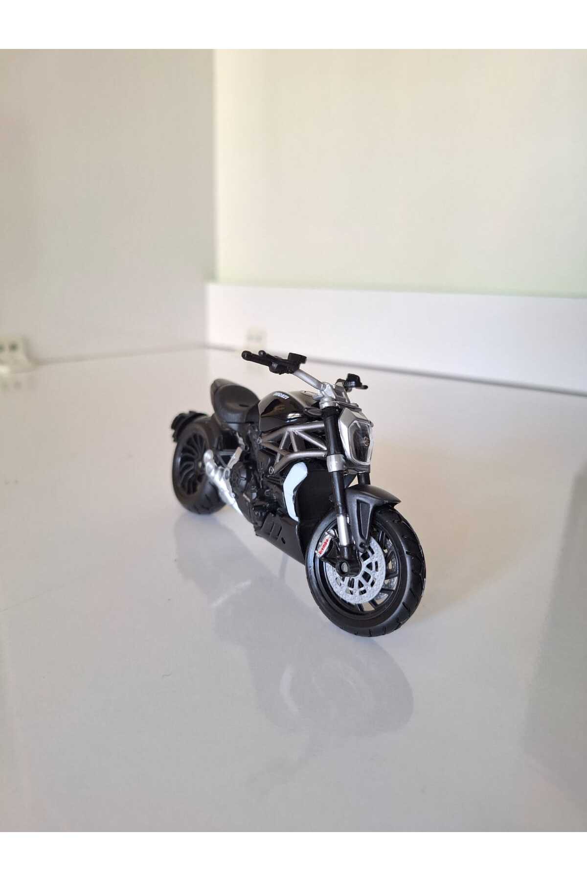 ماشین اسباب بازی DUCATI XDIAVELS 1 18 موتور سیکلت هات ویلز اورجینال HOT WHEELS