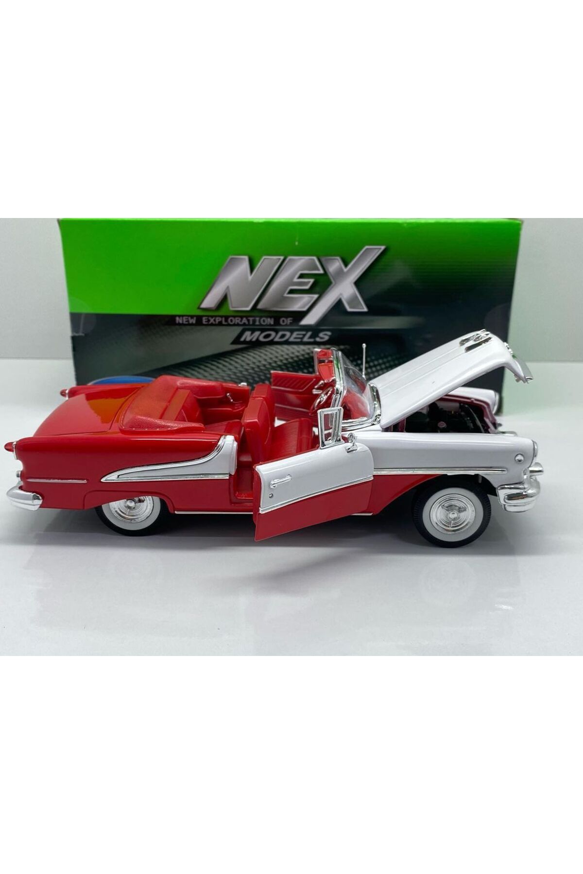 مدل خودرو 1.24 SCALE WELLY BRAND دارای مجوز 1955 OLDSMOBILE SUPER 88 قرمز سفید ماشین فلزی دو رنگ اورجینال WELLY