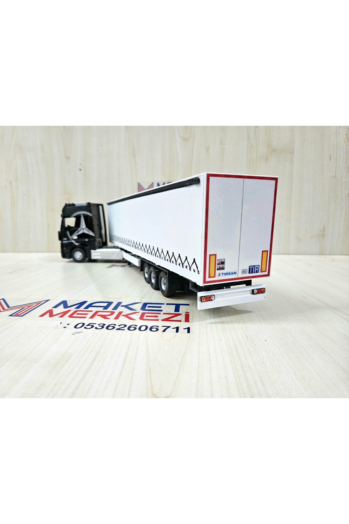 مدل خودرو نیم متر طول 1 36 MERCEDES ACTROS TILT TRUCK MODEL نام نوشته شده مشکی اورجینال Maket