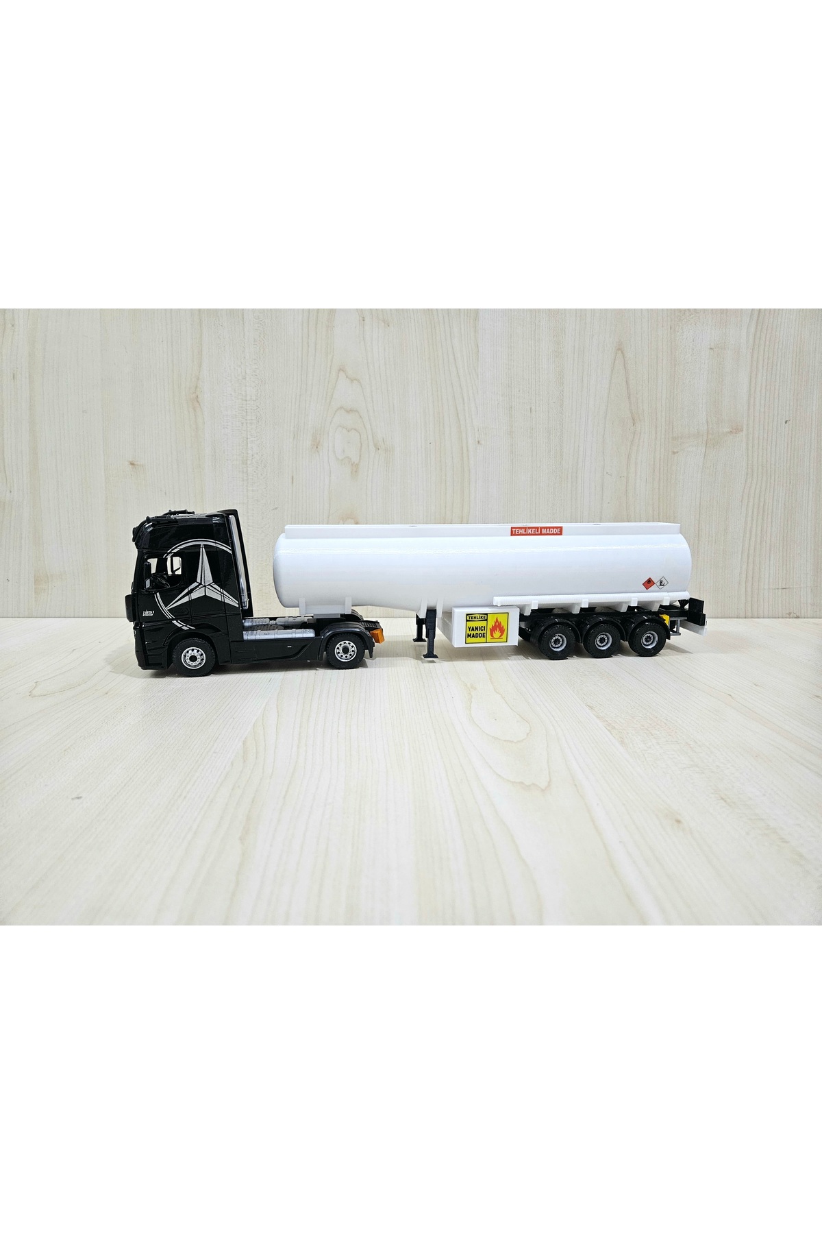 مدل خودرو طول نیم متر 1 36 MERCEDES ACTROS TANKER TRUCK MODEL نام نوشته شده مشکی اورجینال Maket