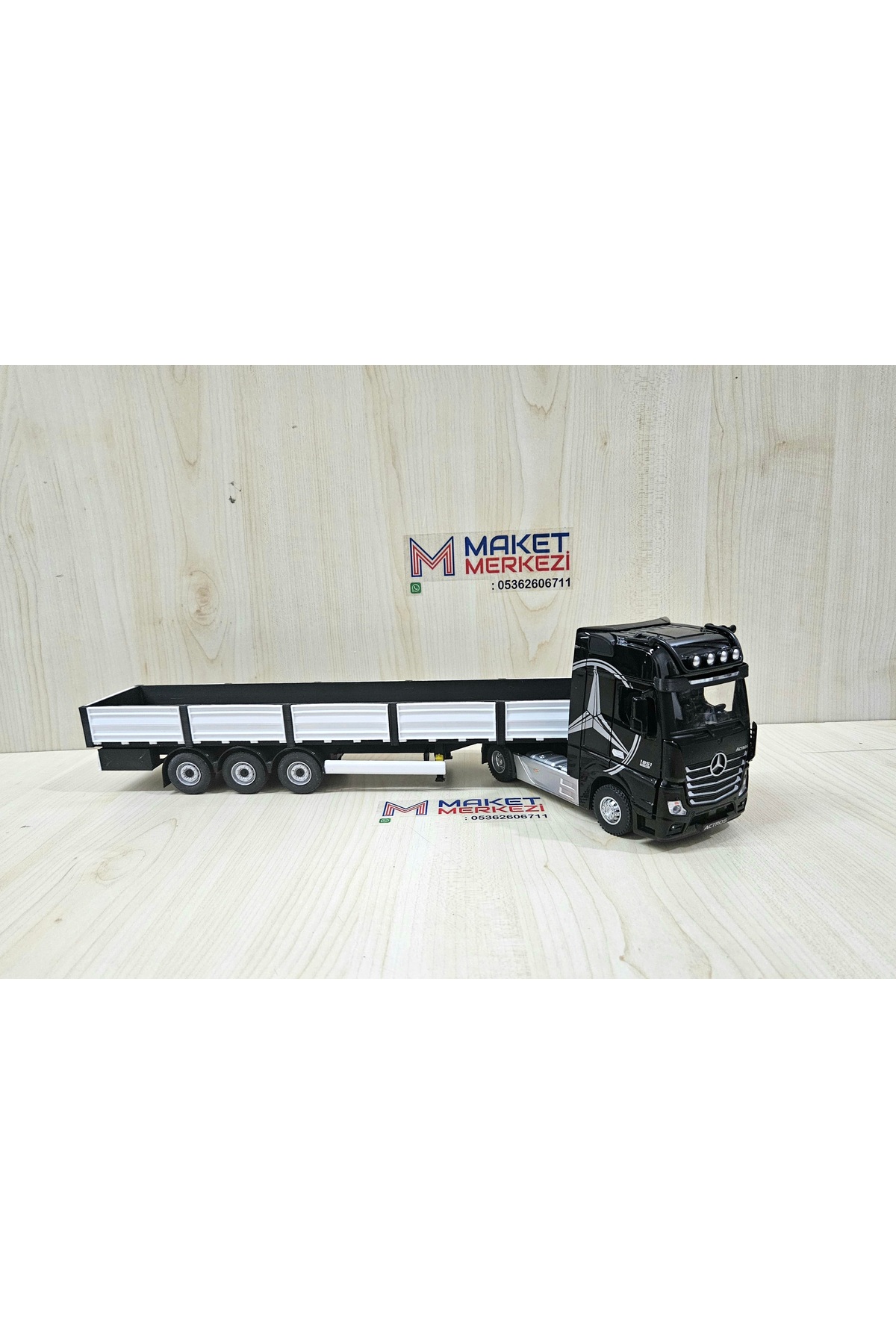 مدل خودرو نیم متر طول 1 36 MERCEDES ACTROS RAIL MODEL نام نوشته شده مشکی اورجینال Maket