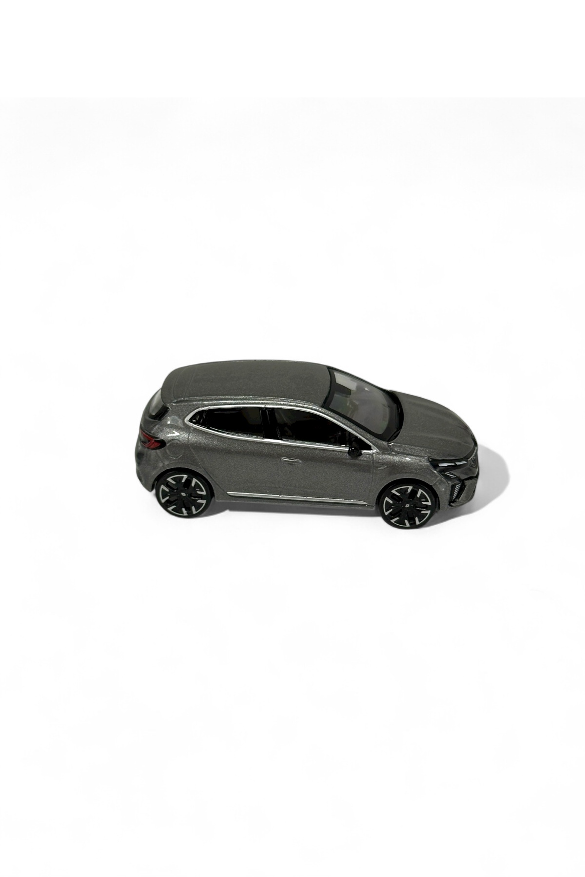 مدل خودرو CLIO 5 MINERAL GREY METAL CAR 1:64 مقیاس اورجینال PROCAART