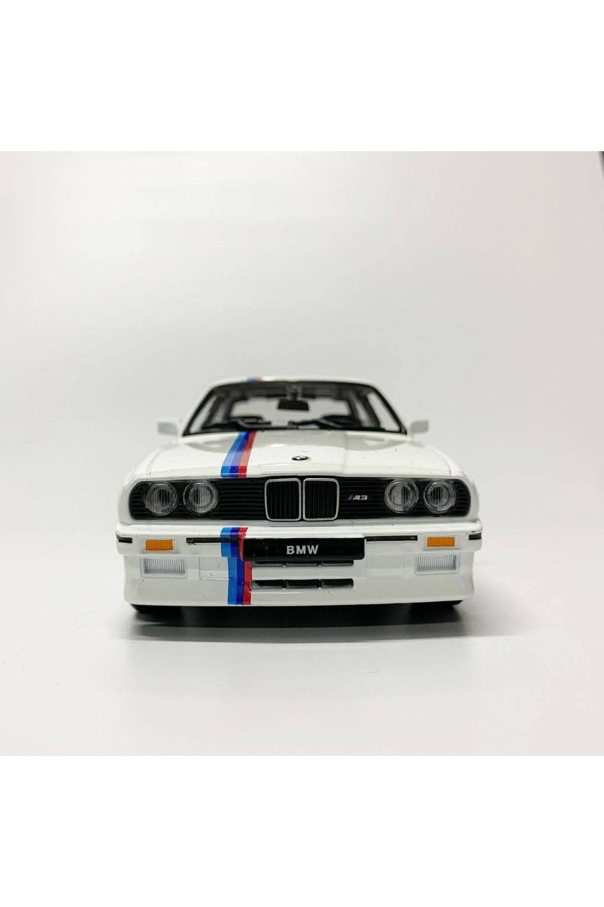 مدل خودرو 1.24 SCALE BURAGO با مجوز BMW M3 E30 COLOR DIECAST METAL CAR 17 18 CM اورجینال Burago