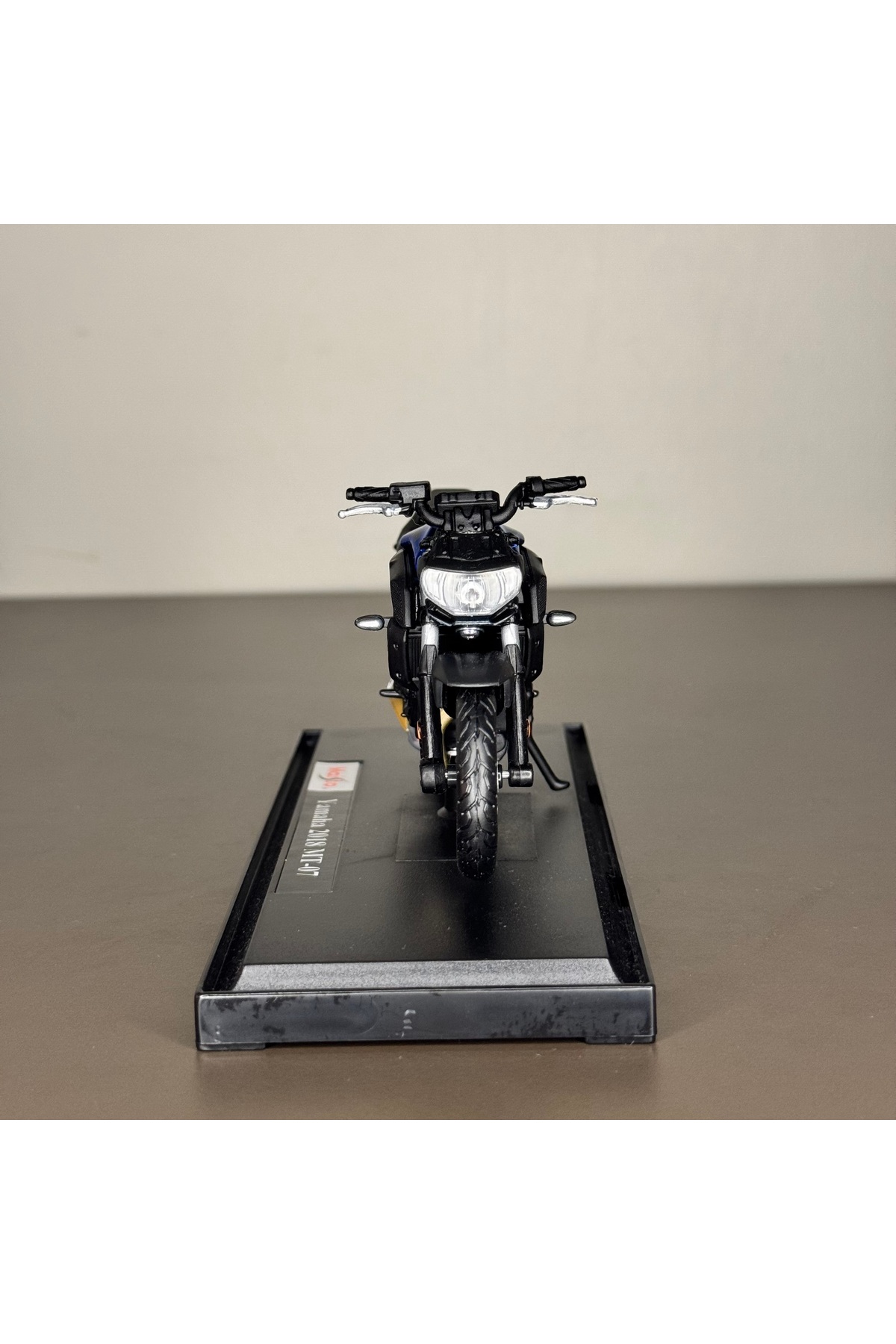 مدل خودرو 1:18 مقیاس 2018 یاماها MT07 موتور سیکلت مجموعه پلاستیکی DIECAST اسباب بازی هدیه سرگرمی اورجینال GM Auto Store